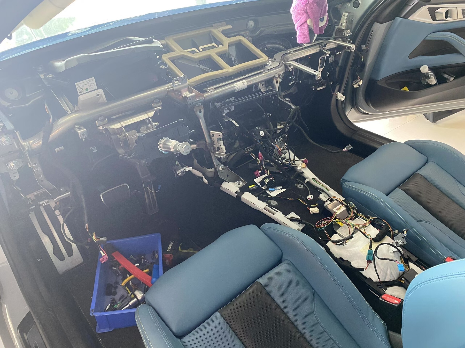 BMW ID7 Upgrade to ID8 Large-Screen Retrofit Kit—Compatible with X5M/X6M/X7M/3 Series G28