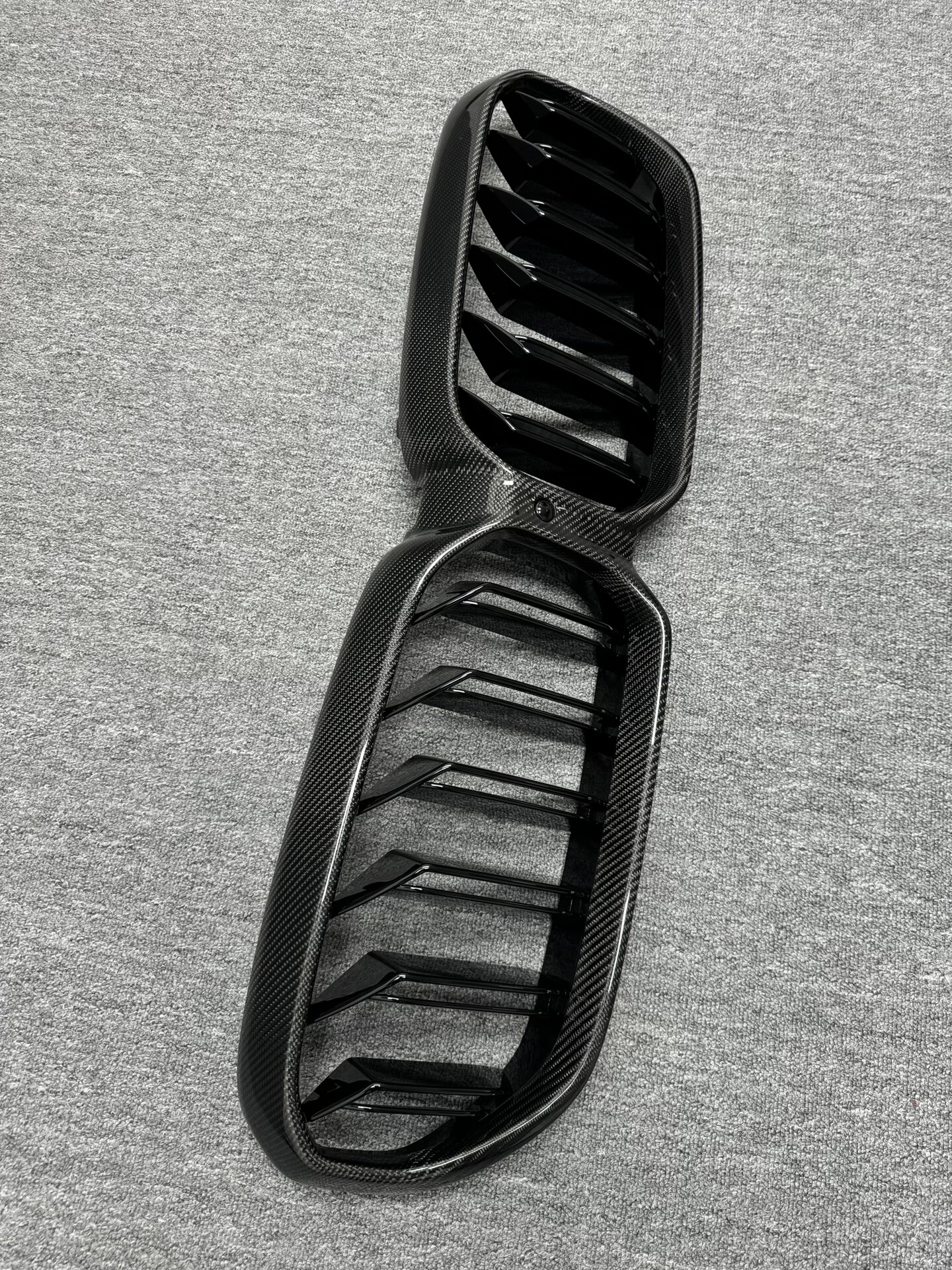 21-23 BMW 5 Series G30/G38 M5 Dual-Line Carbon Fiber Front Grille Modification Kit