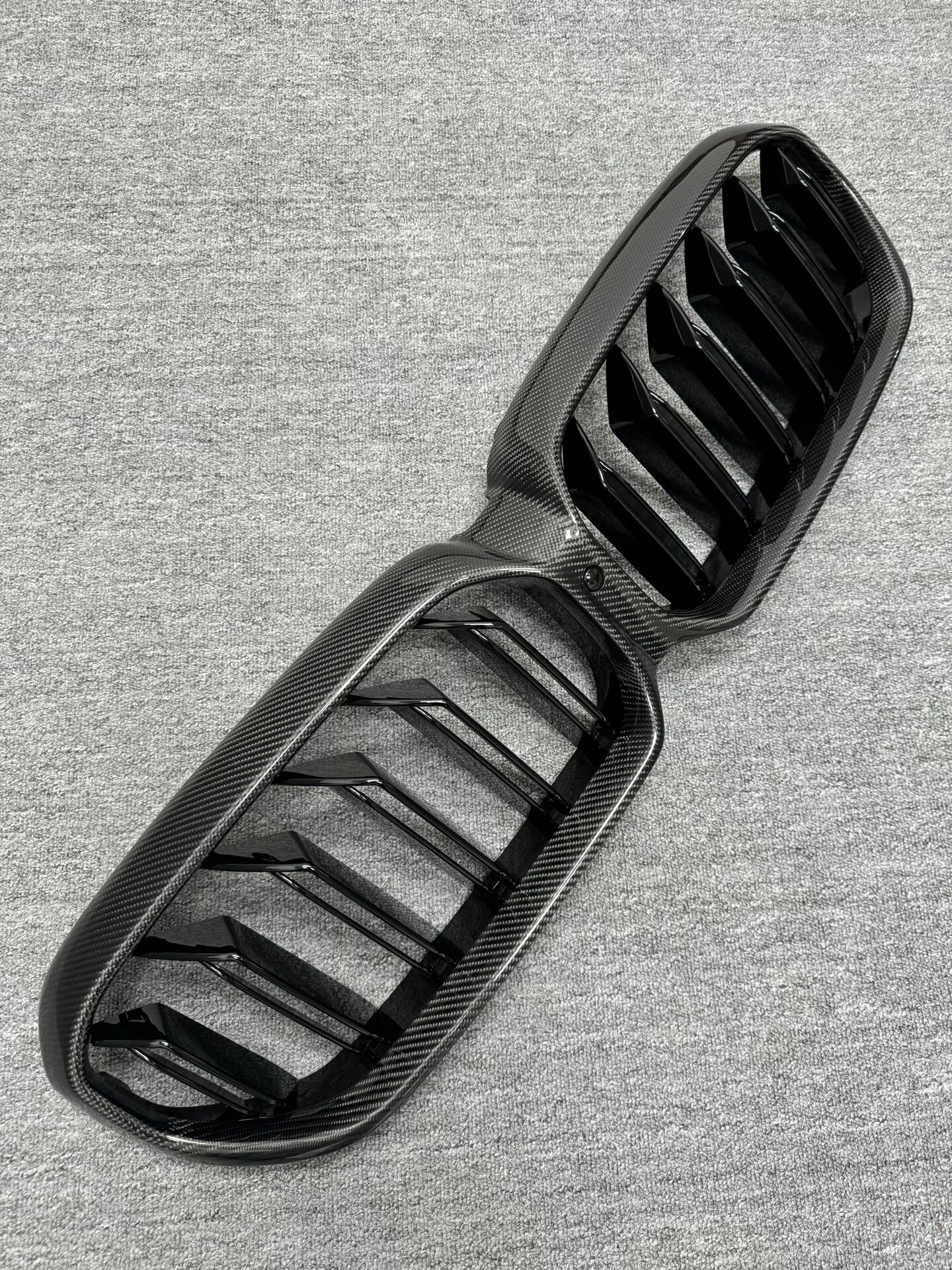 21-23 BMW 5 Series G30/G38 M5 Dual-Line Carbon Fiber Front Grille Modification Kit