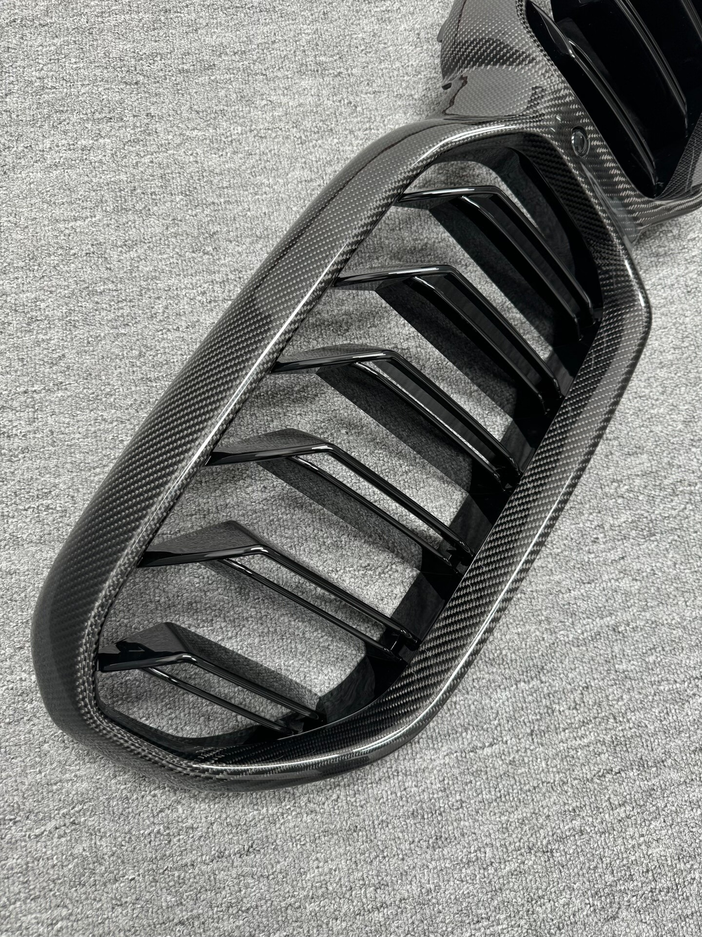 21-23 BMW 5 Series G30/G38 M5 Dual-Line Carbon Fiber Front Grille Modification Kit