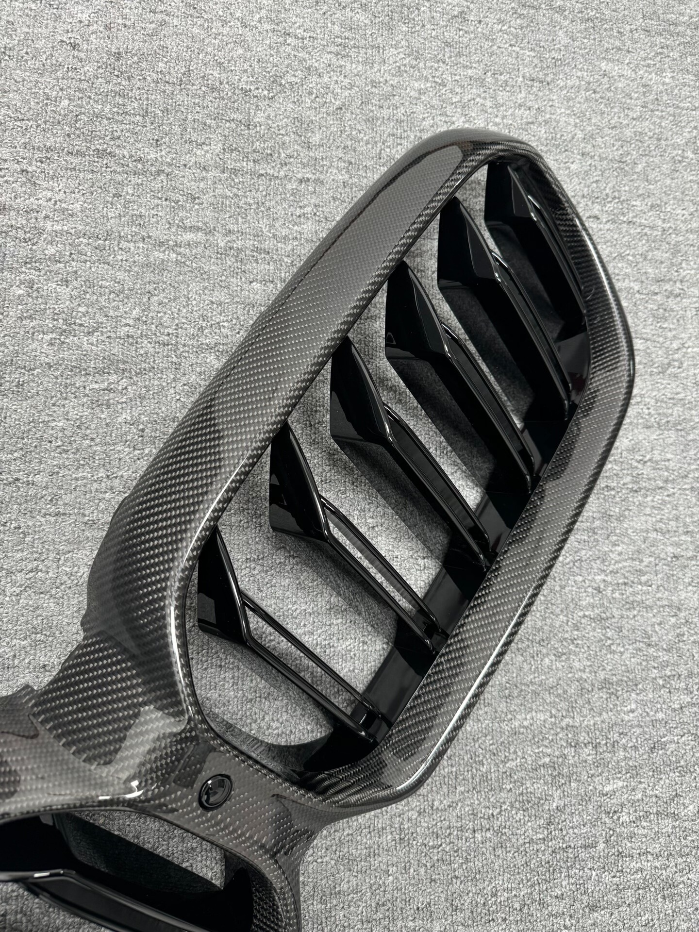21-23 BMW 5 Series G30/G38 M5 Dual-Line Carbon Fiber Front Grille Modification Kit