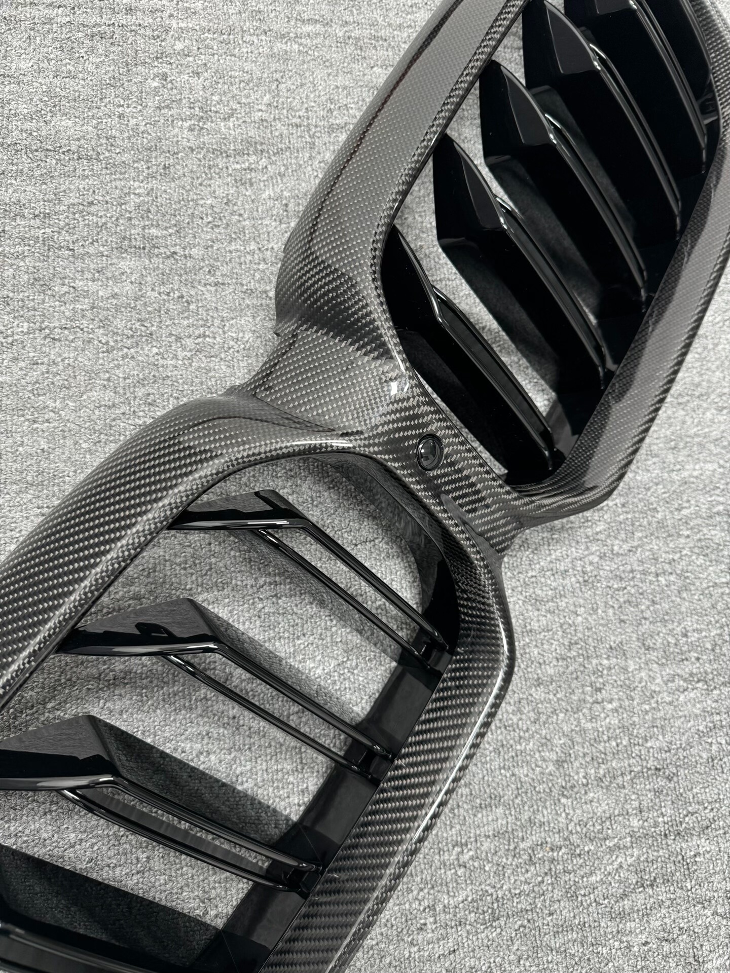21-23 BMW 5 Series G30/G38 M5 Dual-Line Carbon Fiber Front Grille Modification Kit