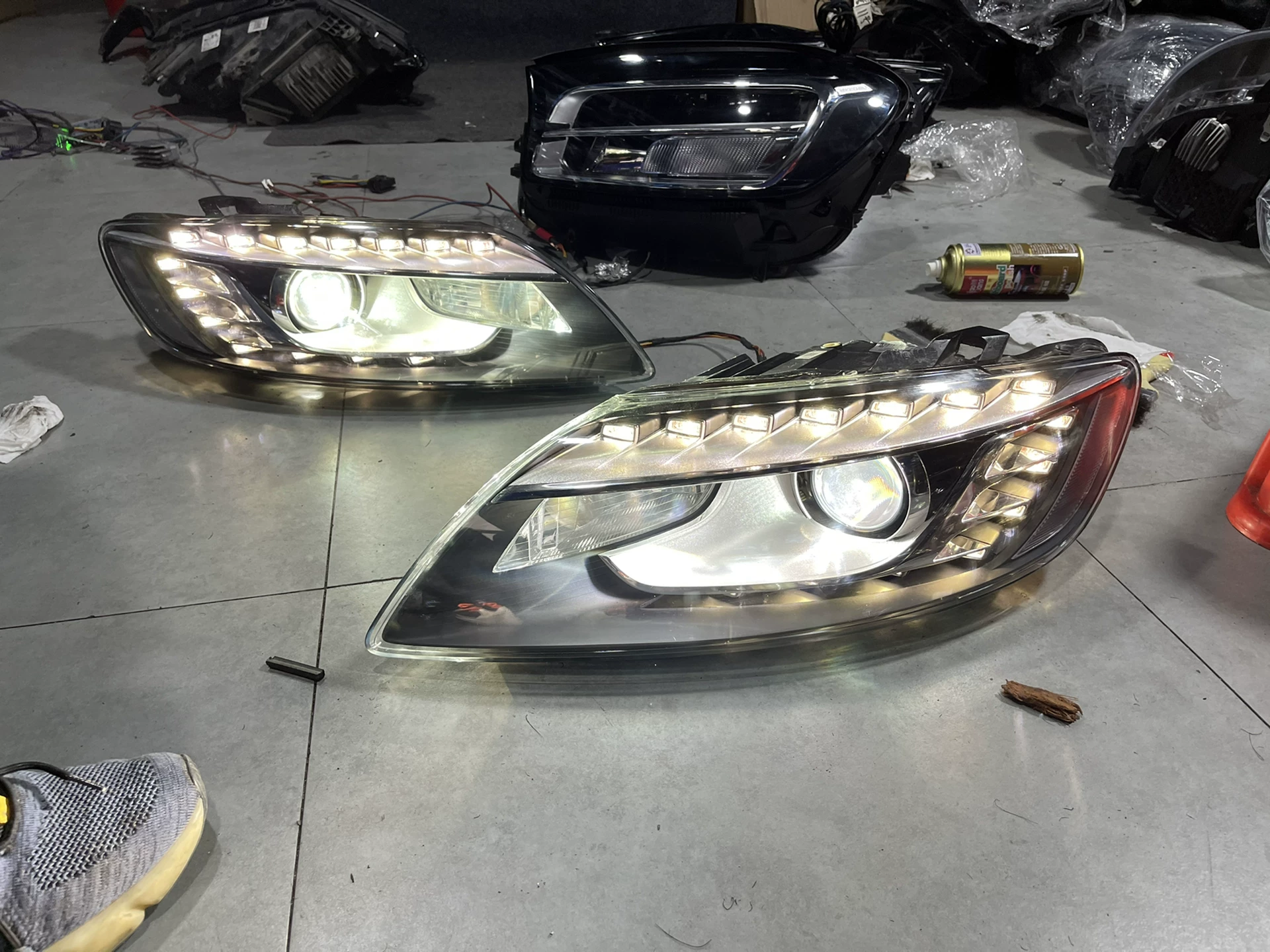 Suitable for 07/08 Audi Q7 upgrade to 14/15 new headlight assembly Audi Q7 front headlight modification—used car parts Old-model Q7 to new-model LED headlight assembly retrofit