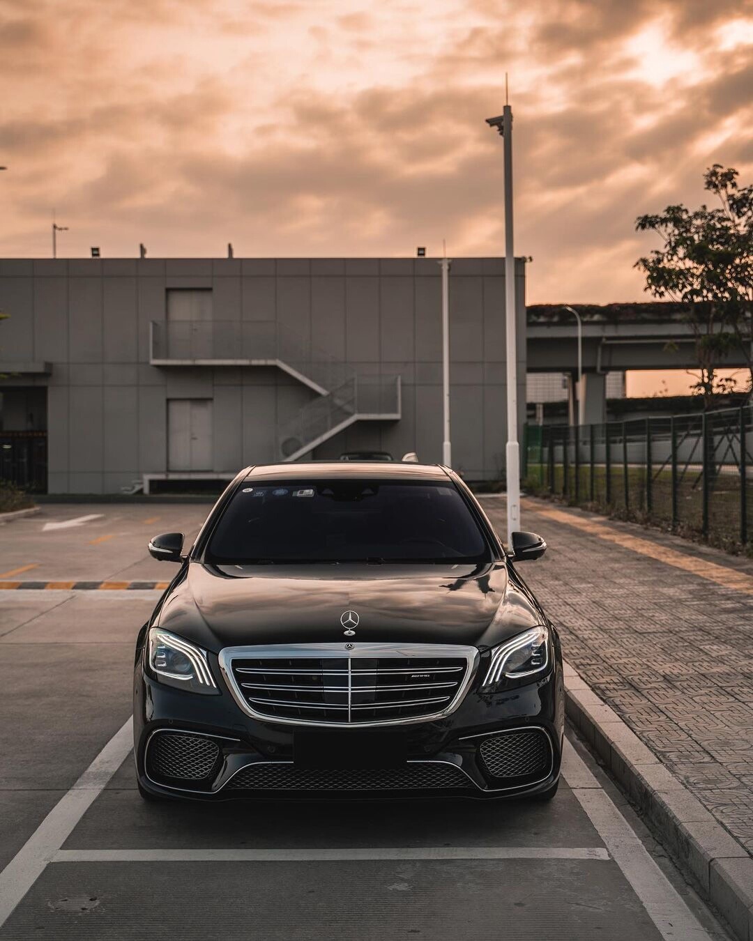 Mercedes-Benz S-Class Modified S65 AMG Kit | Front-end Upgrade: Triple-Beam Headlights, Tail Lights, and Side Skirts—Full Set