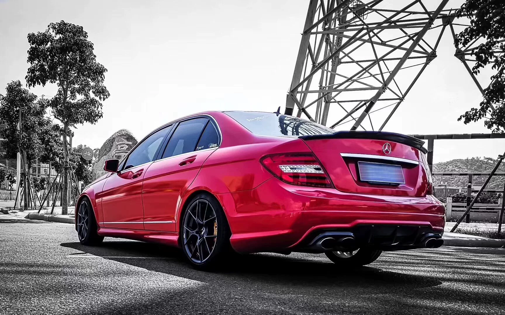 Mercedes-BenzW204 Kit de para-choques dianteiro, saias laterais e para-choques traseiro para C63 AMG com retoque Com pequena aba dianteira anticolisão e bolhas; alta qualidade e en