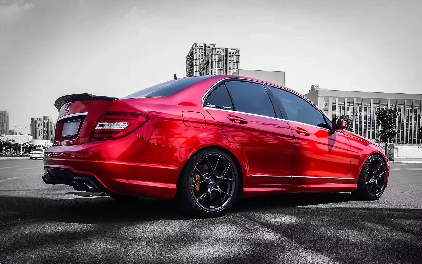 Mercedes-BenzW204 Kit de para-choques dianteiro, saias laterais e para-choques traseiro para C63 AMG com retoque Com pequena aba dianteira anticolisão e bolhas; alta qualidade e en