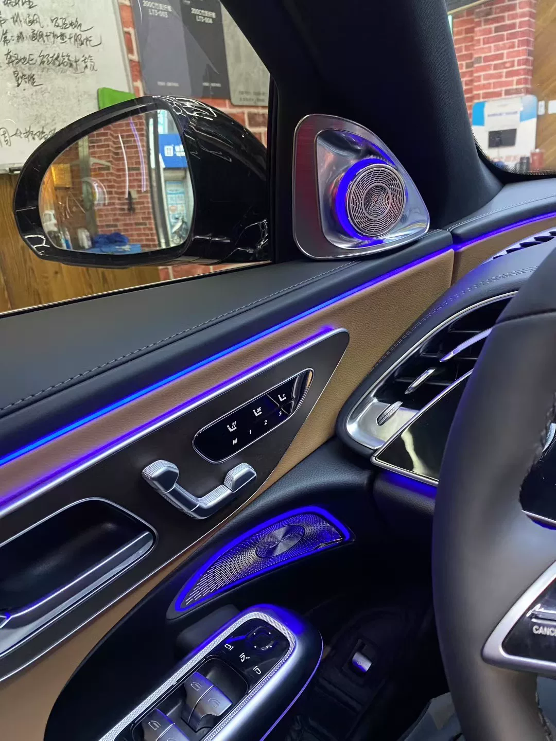 Mercedes-Benz Classe EW214 Alto-falante de alta frequência giratório 4D Atualização do sistema de som de Berlim Modificação dos alto-falantes de alta frequência nas portas dian