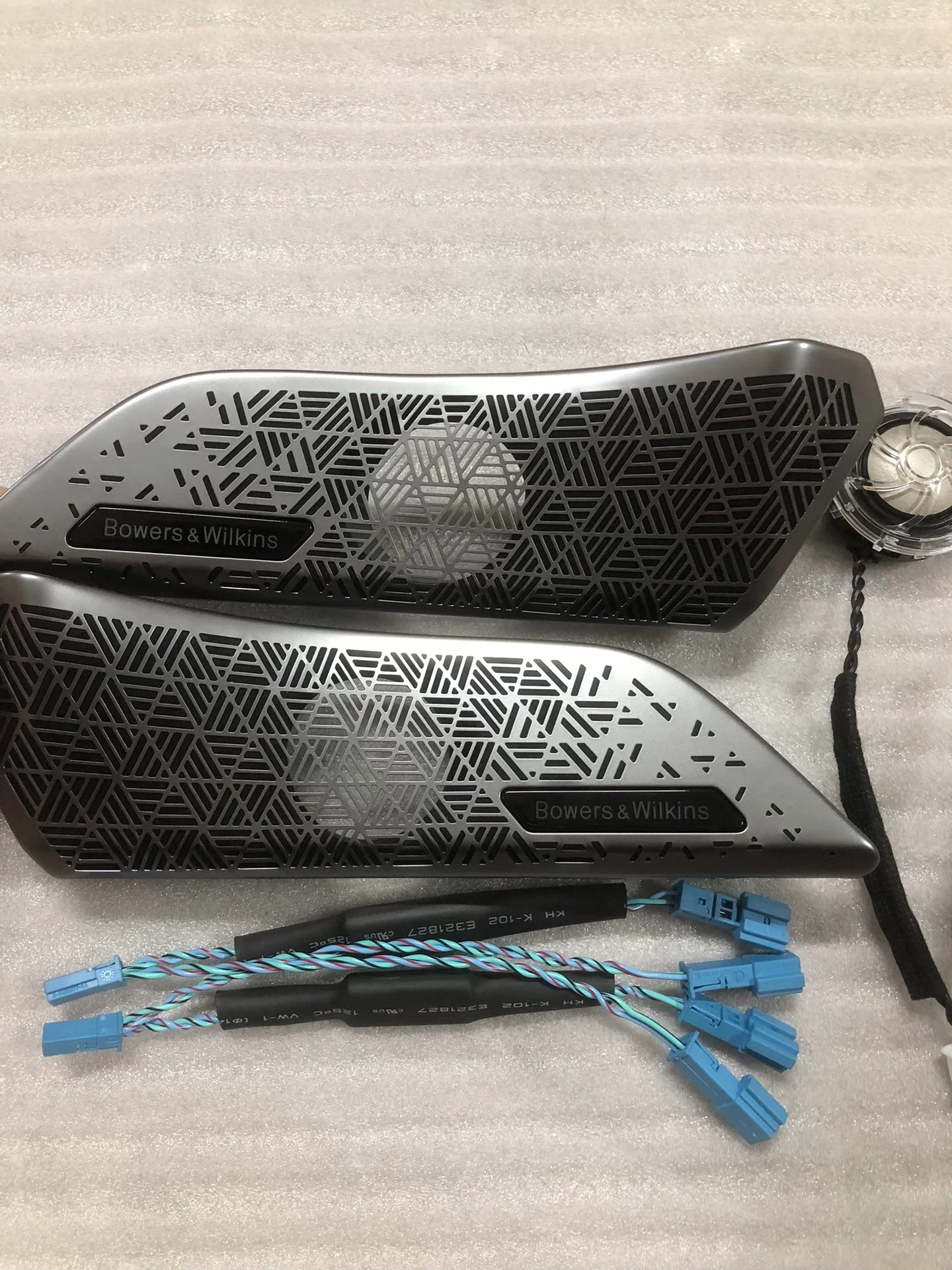 G68 BMW 5 Series (2025) Harman Kardon Tweeter Assembly with Genuine Bowers & Wilkins Grille and Speaker