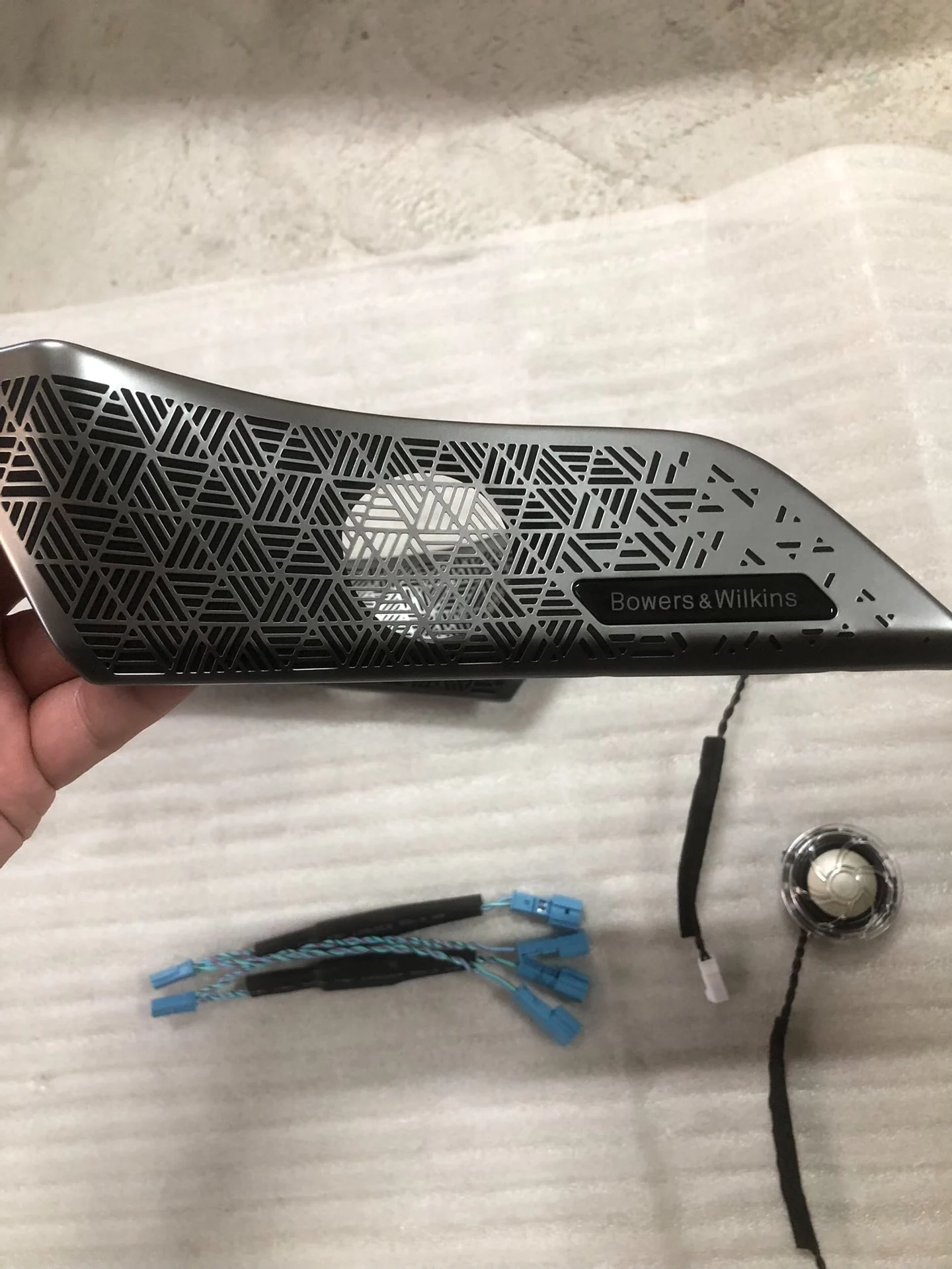G68 BMW 5 Series (2025) Harman Kardon Tweeter Assembly with Genuine Bowers & Wilkins Grille and Speaker