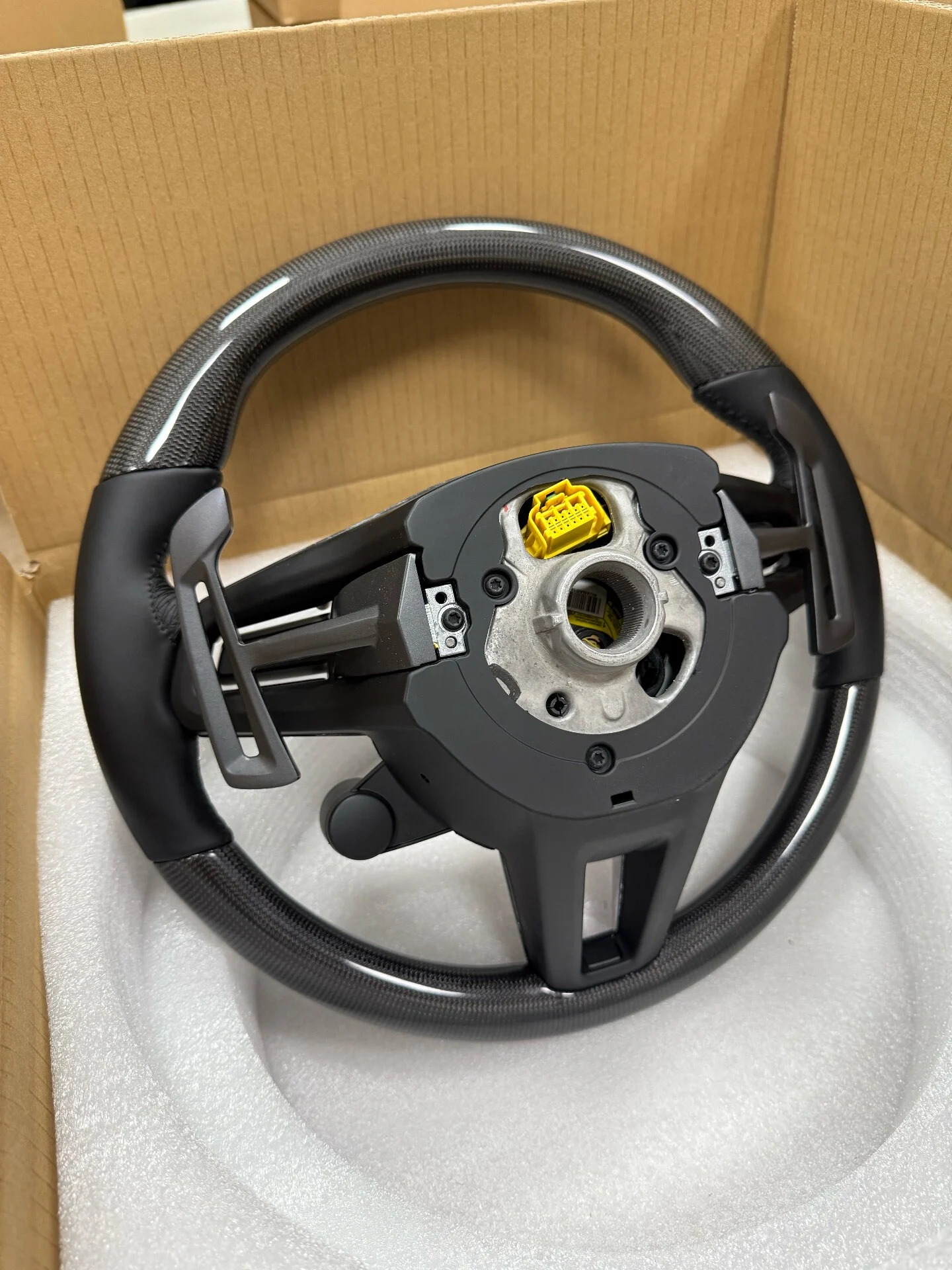 Porsche Carbon Fiber Steering Wheel for 718, 911 (991/992), Cayenne, Macan, Boxster, Cayman, Panamera