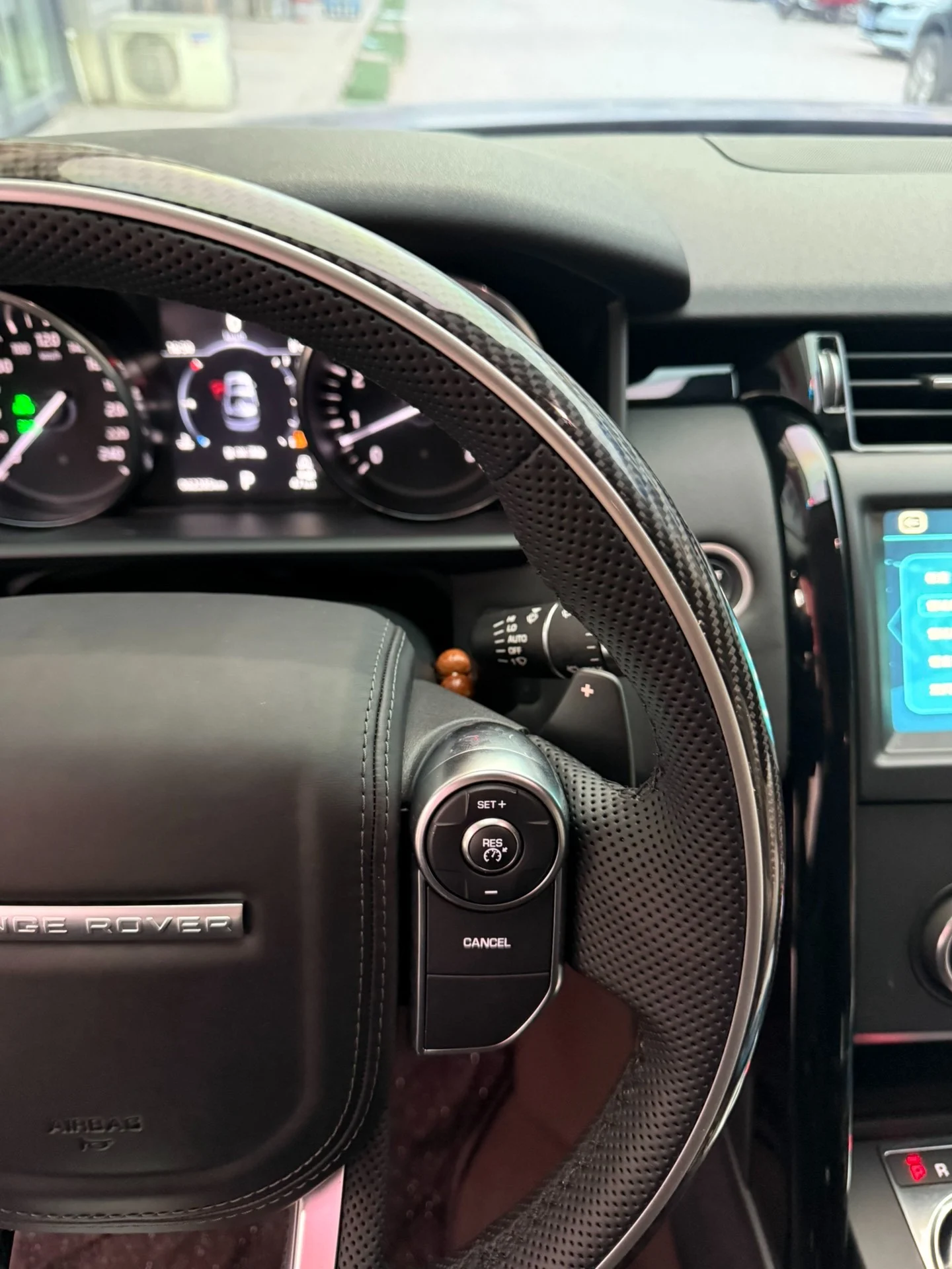Land Rover Range Sport / Discovery 5 / Evoque Carbon Fiber Steering Wheel