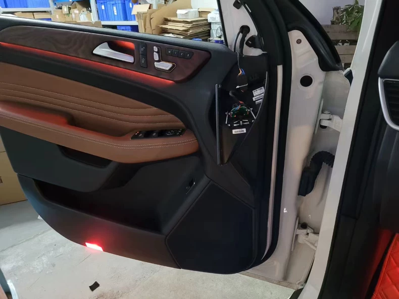 Mercedes-Benz W166 GLE/GLS/ML/GL Custom Interior Door Trim Panels with OEM-Compatible Ambient Lighting