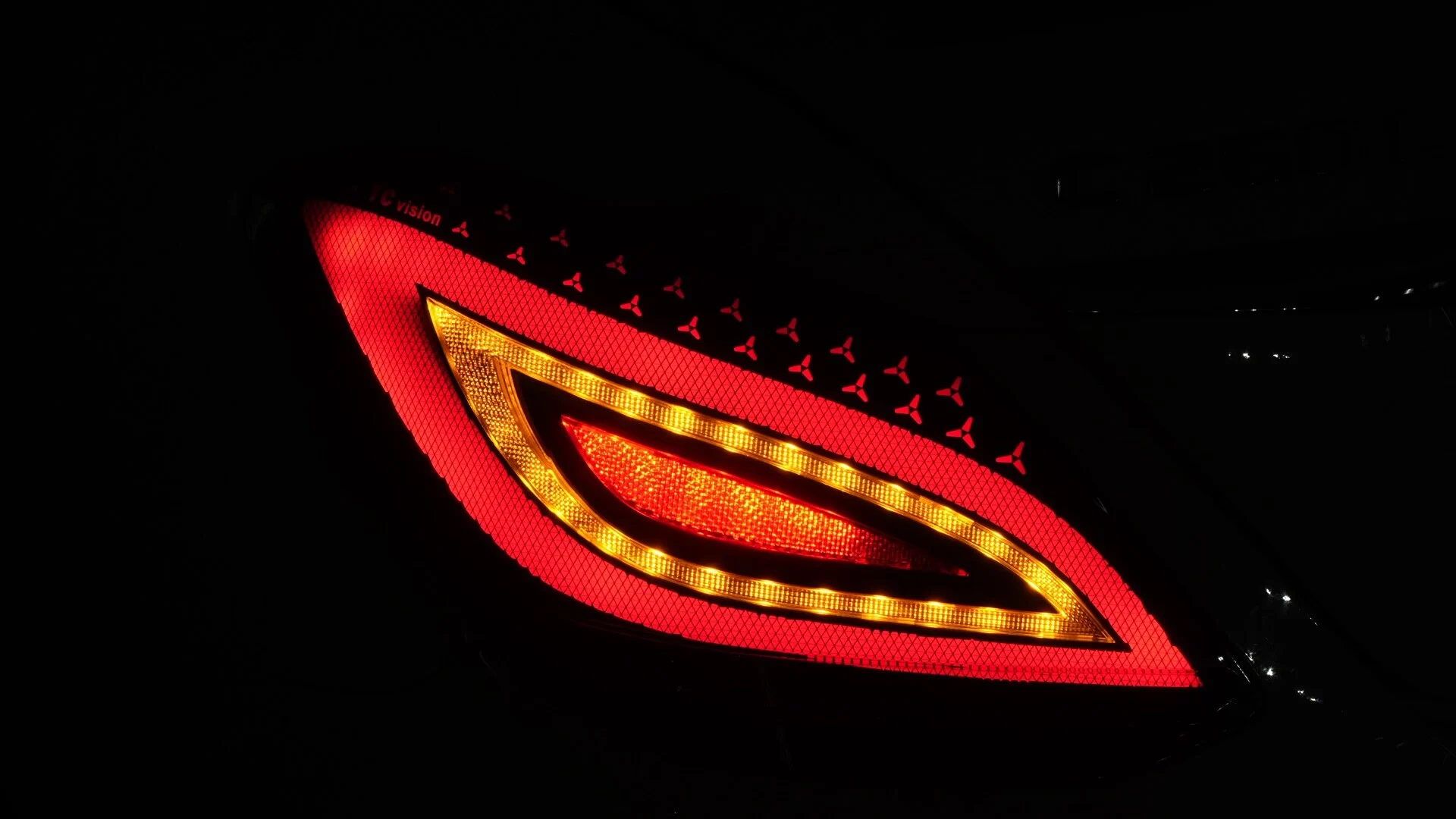 Mercedes-Benz Classe CW205 (2015–2021) Conjunto de Luzes Traseiras LED Modelo Modificado Olho do Diabo