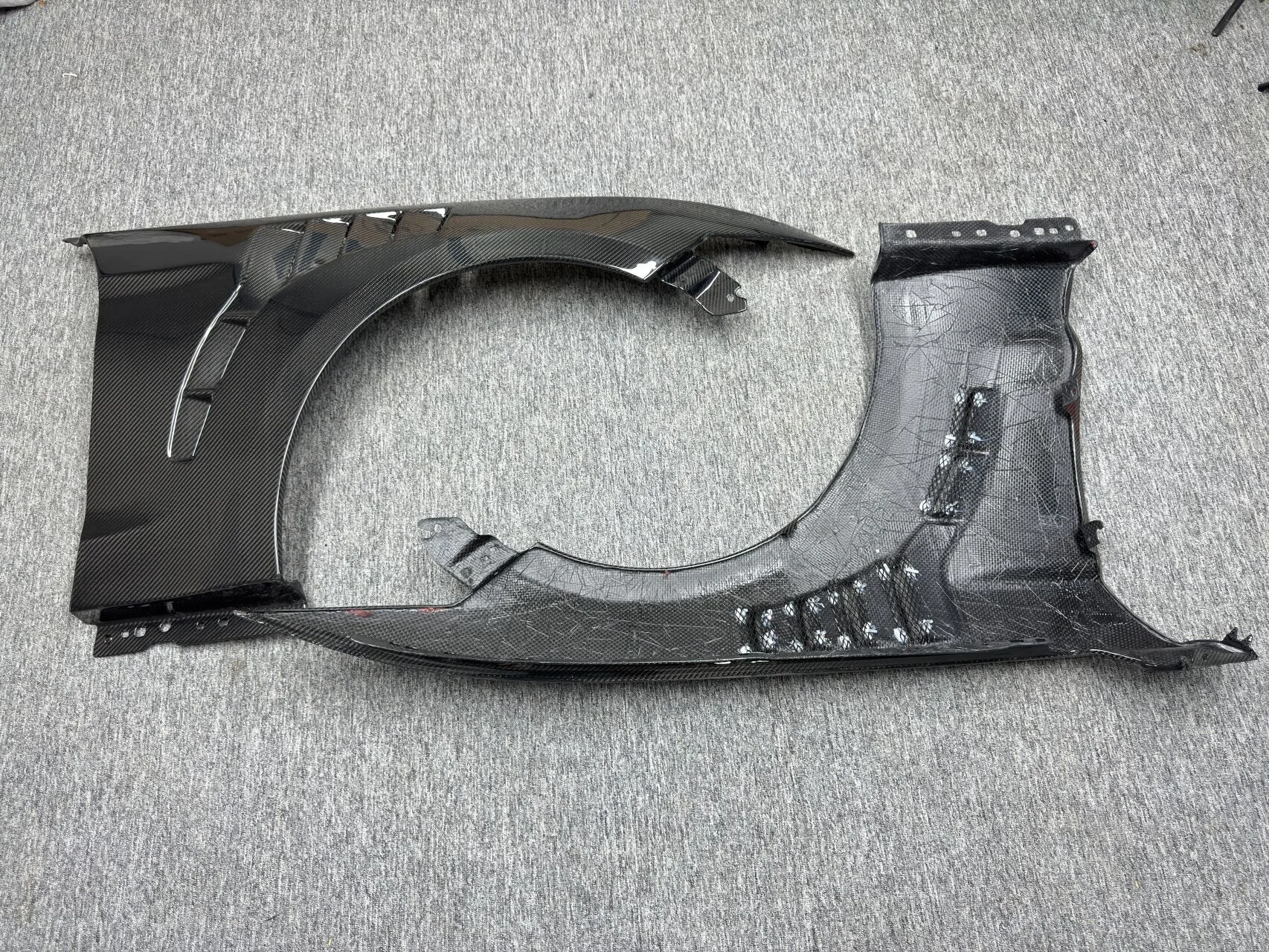 Alerones de guardabarros de fibra de carbono secos para Ford Mustang (par, ajuste OEM)