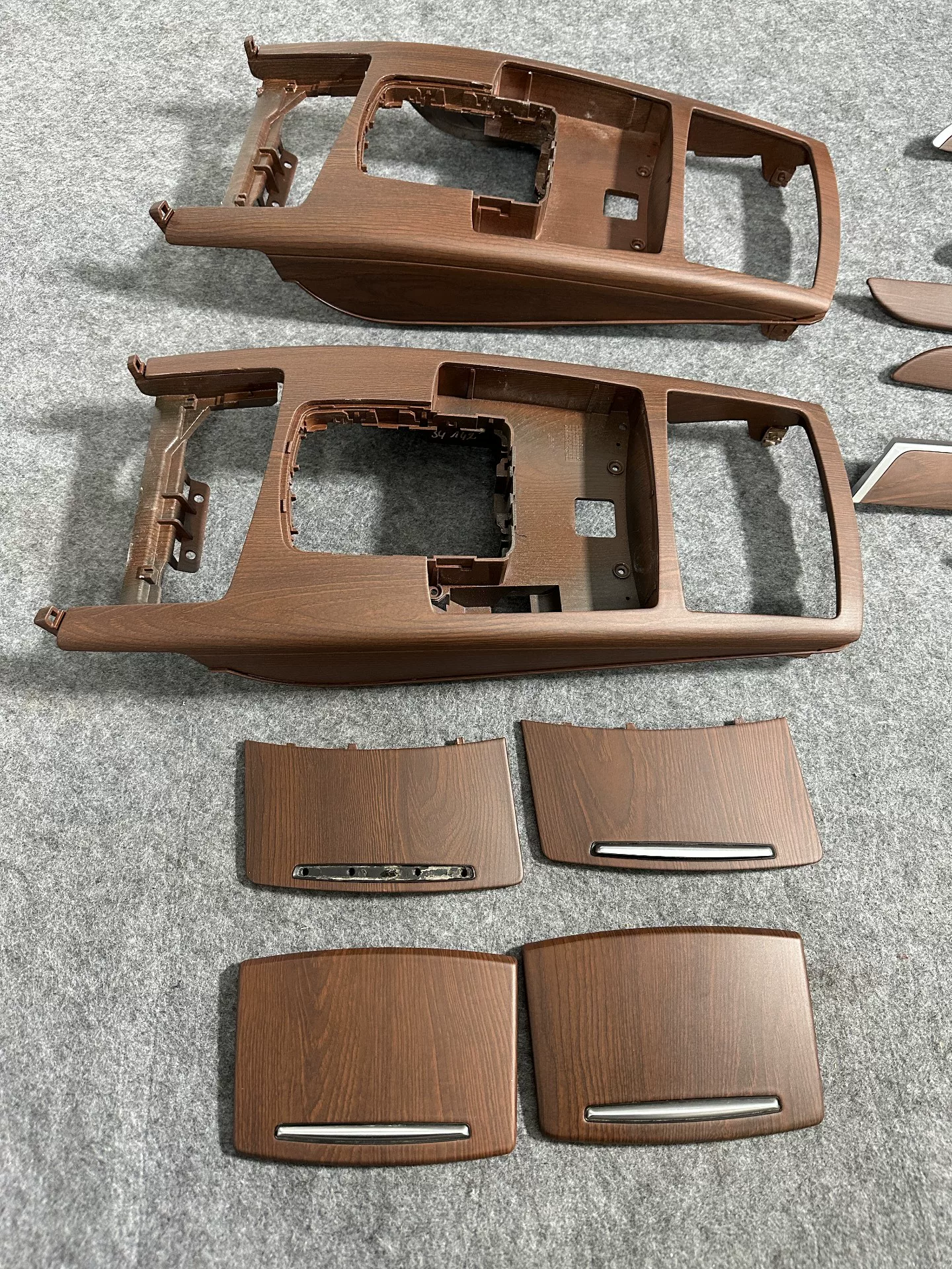 Kit de acabamento interno em madeira genuína e volante para Audi A6L – Revestimento em madeira cinza e folheado de nogueira, atualização personalizada