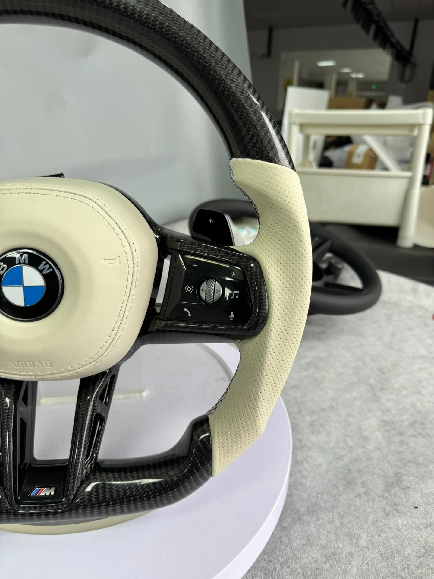 Brand-New BMW iDrive 8 Carbon Fiber Steering Wheel – Plug-and-Play for F-Series & G-Series Models