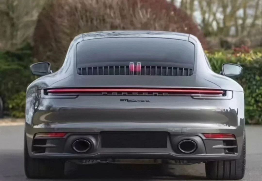 Sistema de escape esportivo original da Porsche 911 992 (incluindo para-choque traseiro e saída de escapamento)
