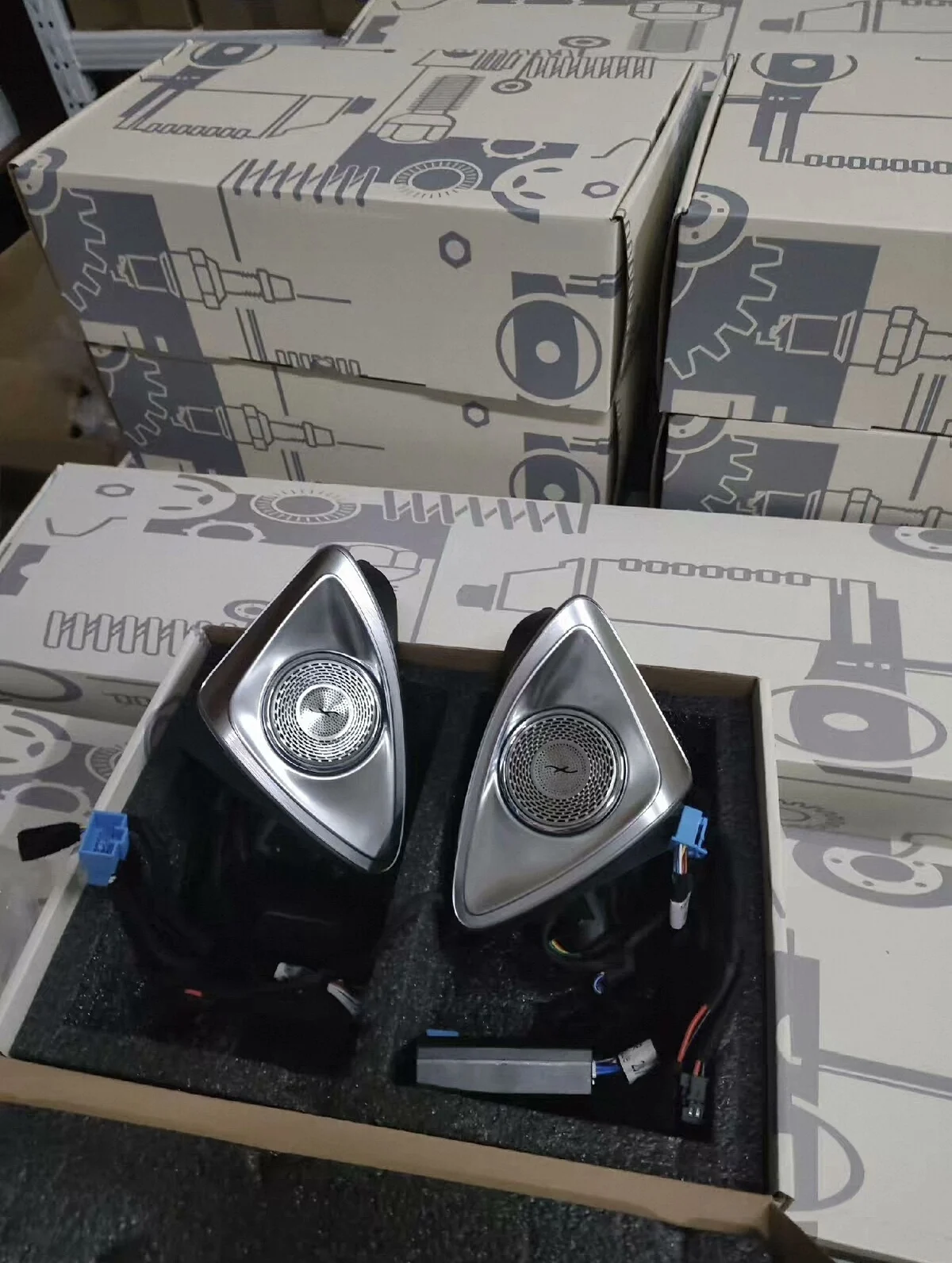 Mercedes-Benz 4D Floating Rotary Tweeter with Ambient Light Integration
