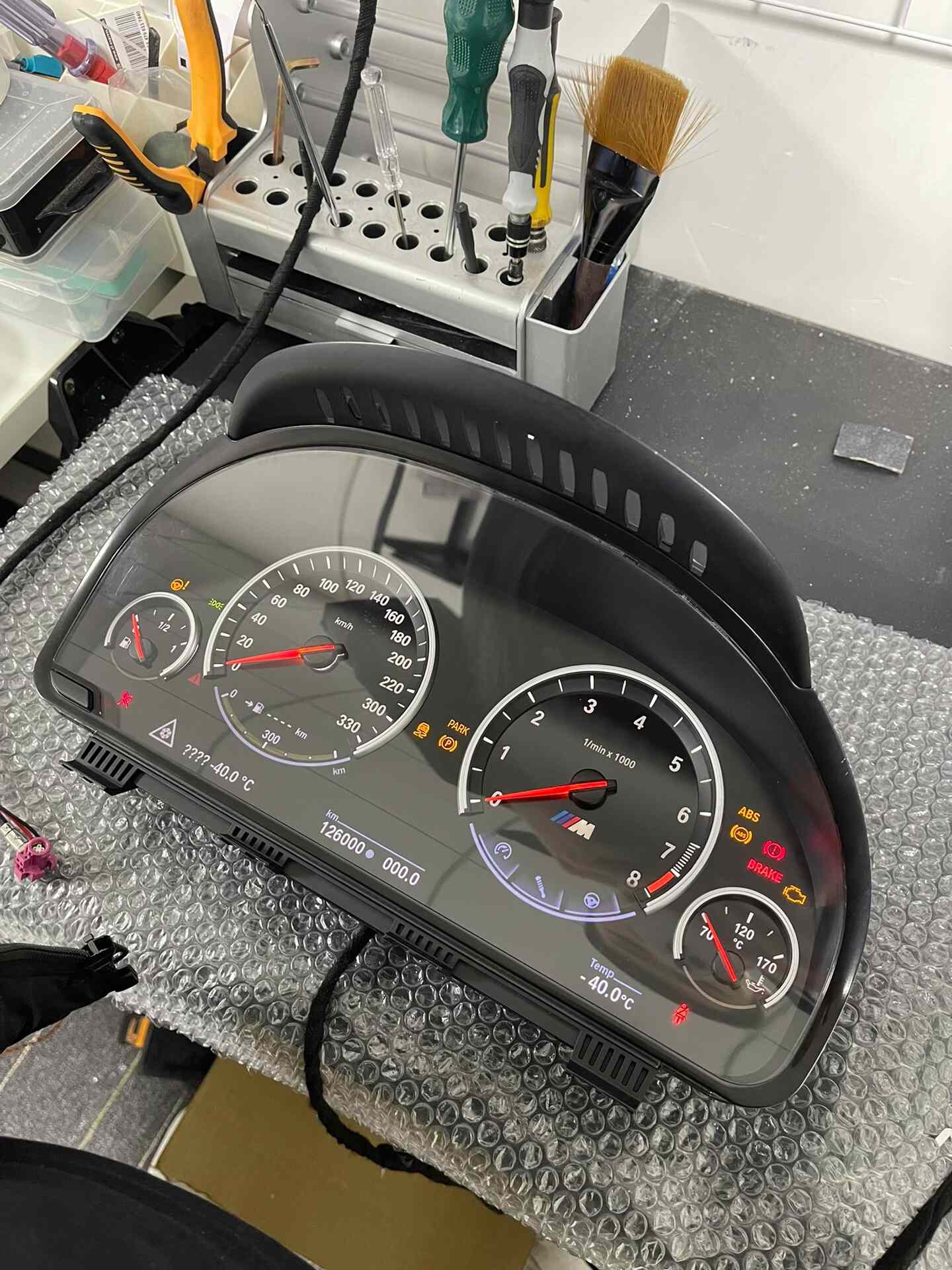Original semi-digital instrument cluster in the style of the BMW M5