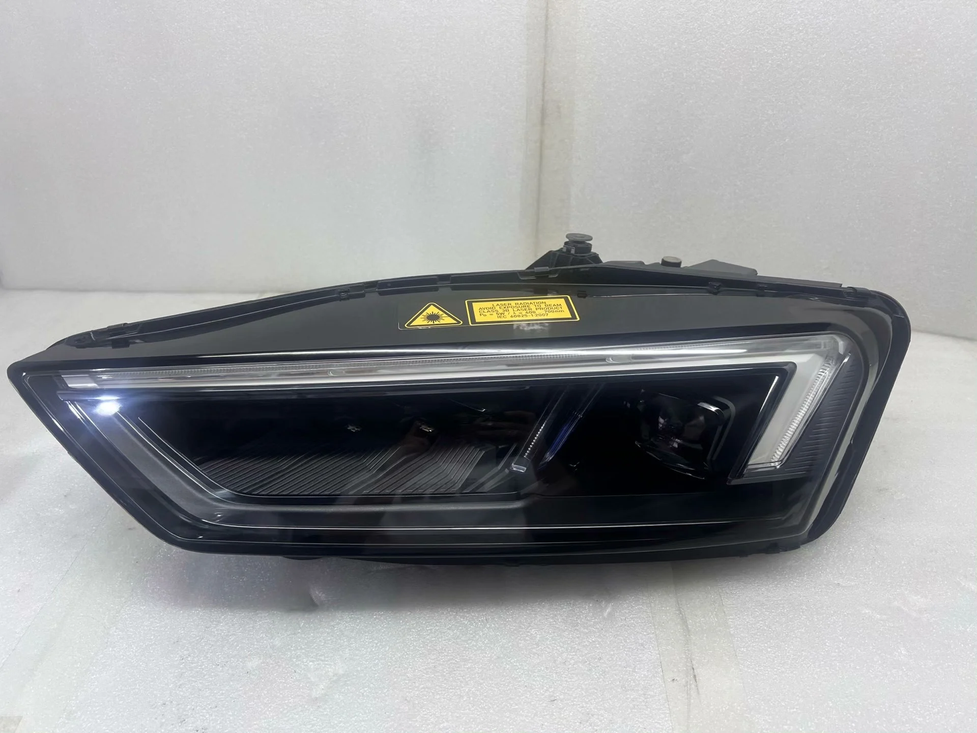 OEM Audi R8 LED Laser Headlight Assembly – Genuine High-Trim Replacement for 2006–2017 Models