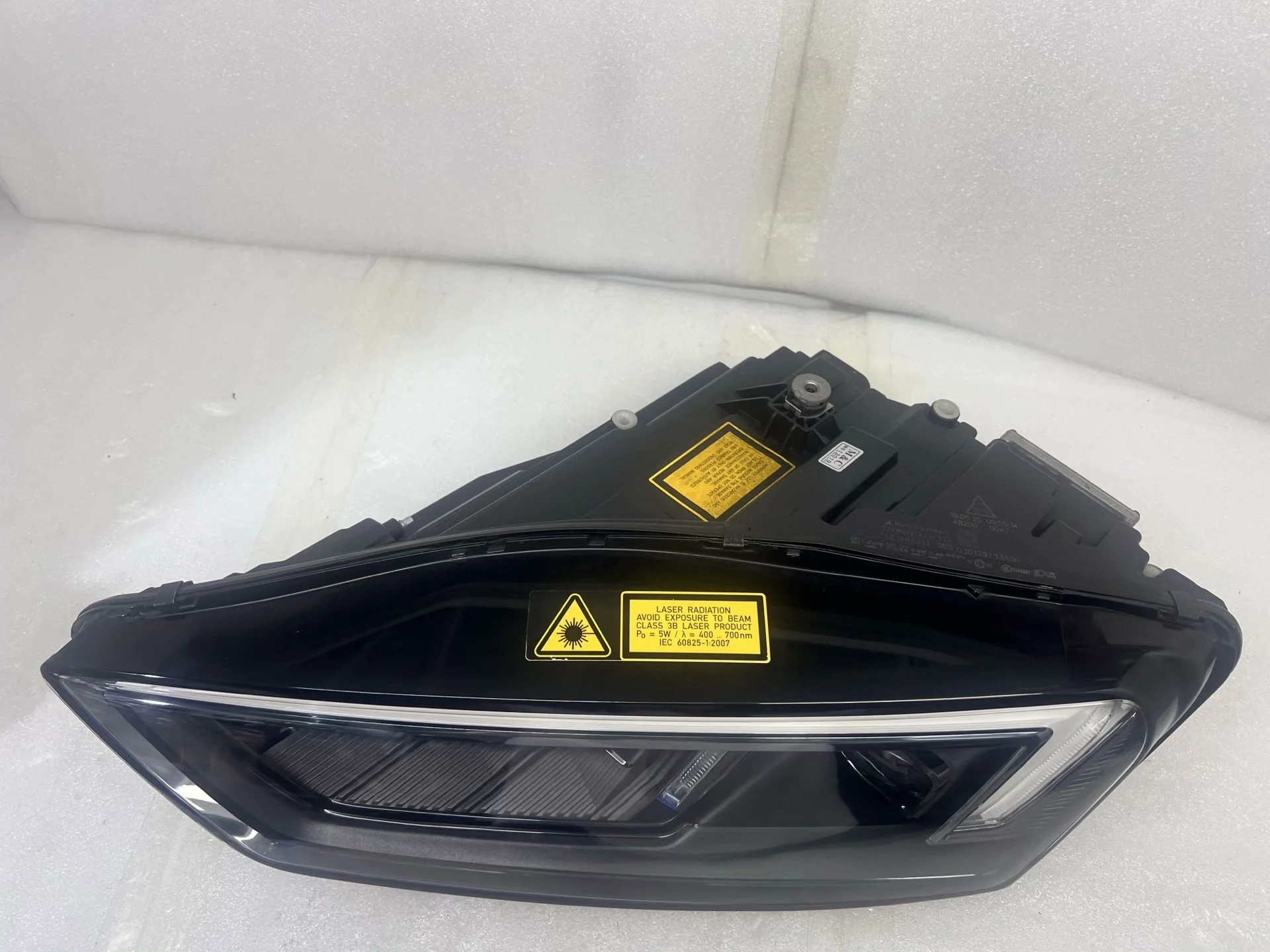 OEM Audi R8 LED Laser Headlight Assembly – Genuine High-Trim Replacement for 2006–2017 Models