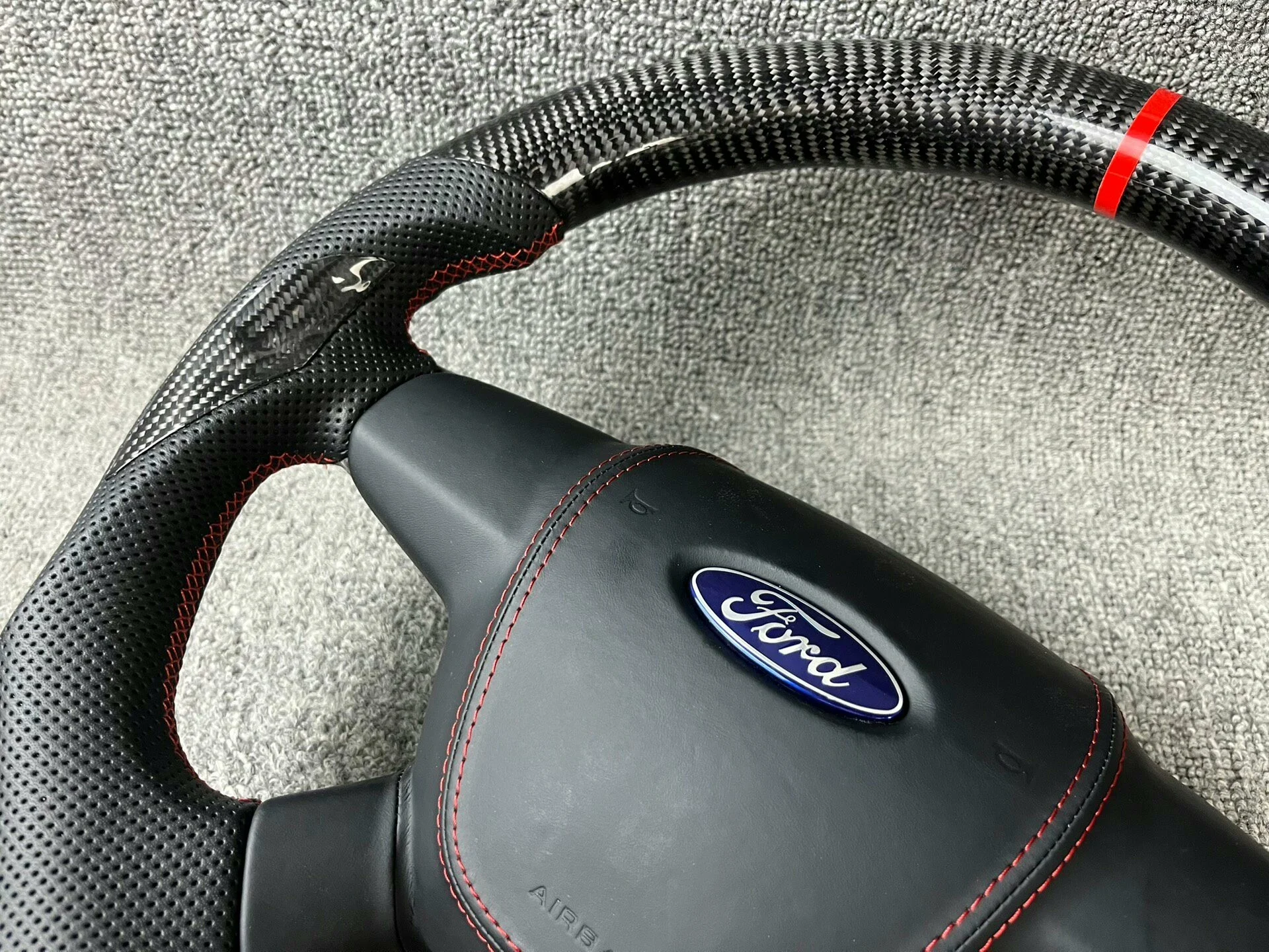 OEM-Style Carbon Fiber Steering Wheel for Ford Focus – Lightweight Sport Upgrade