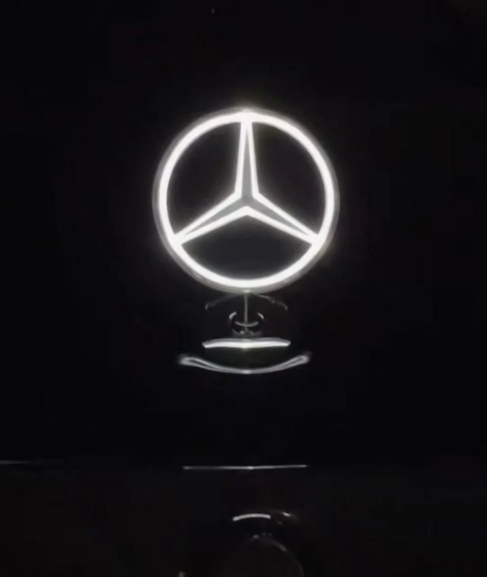 Emblema iluminado do capô da Mercedes-Benz – Emblema LED plug-and-play para iluminação automática ao ligar