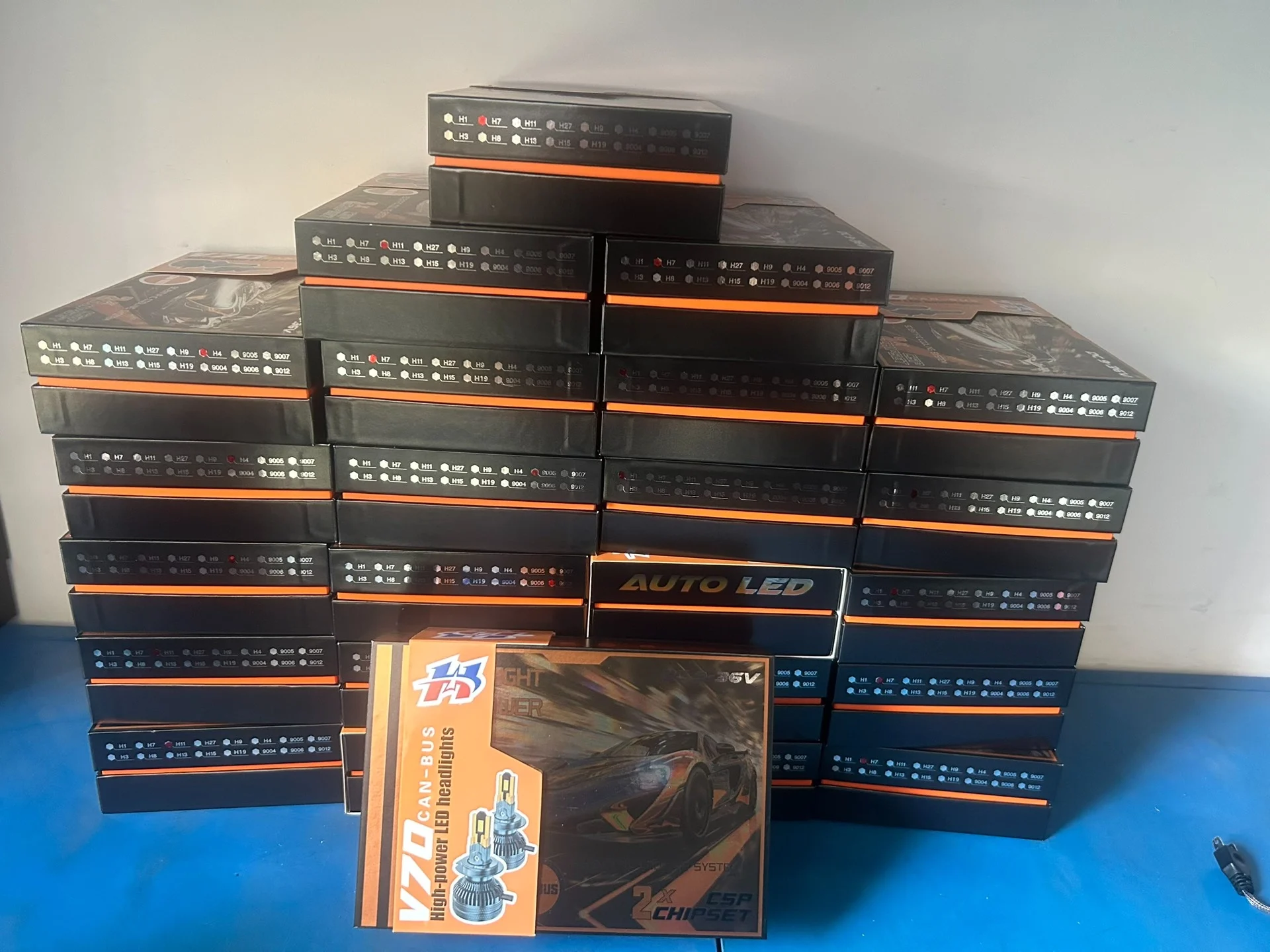 Ultra-Bright 200W LED Headlight Bulbs – Plug-and-Play Laser-Enhanced Replacement for Cars & Motorcycles