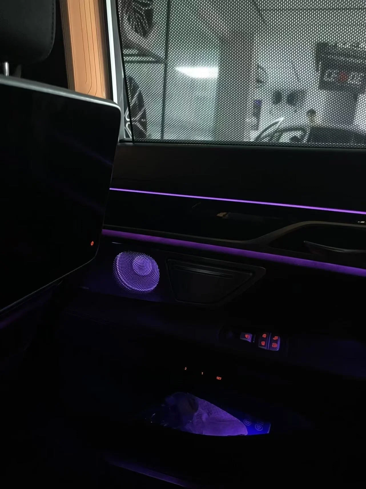 Kit de luz ambiental para la rejilla del altavoz iluminada del BMW Serie 7 G12 – Sincronización de color compatible con fábrica