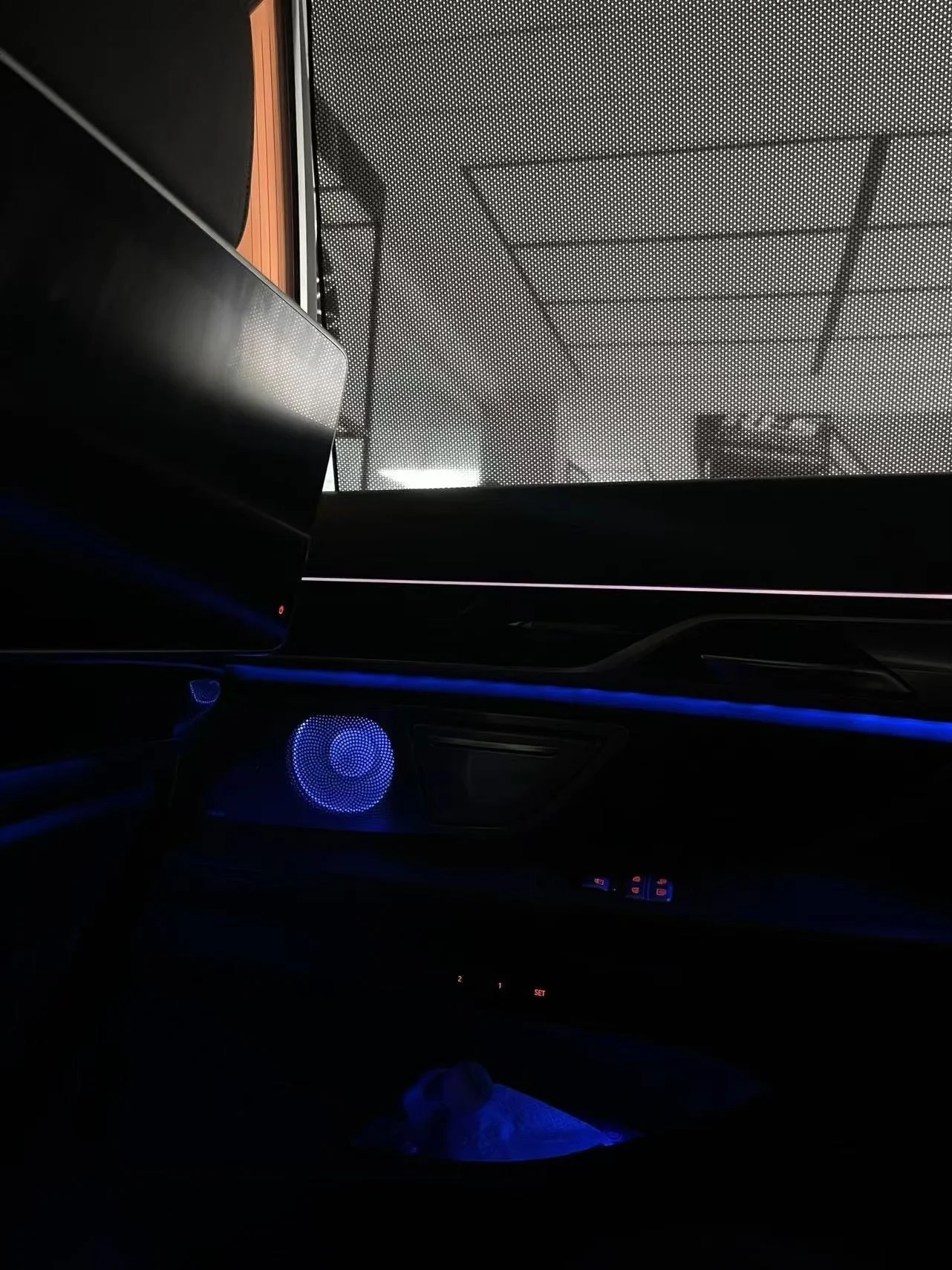 Kit de luz ambiental para la rejilla del altavoz iluminada del BMW Serie 7 G12 – Sincronización de color compatible con fábrica