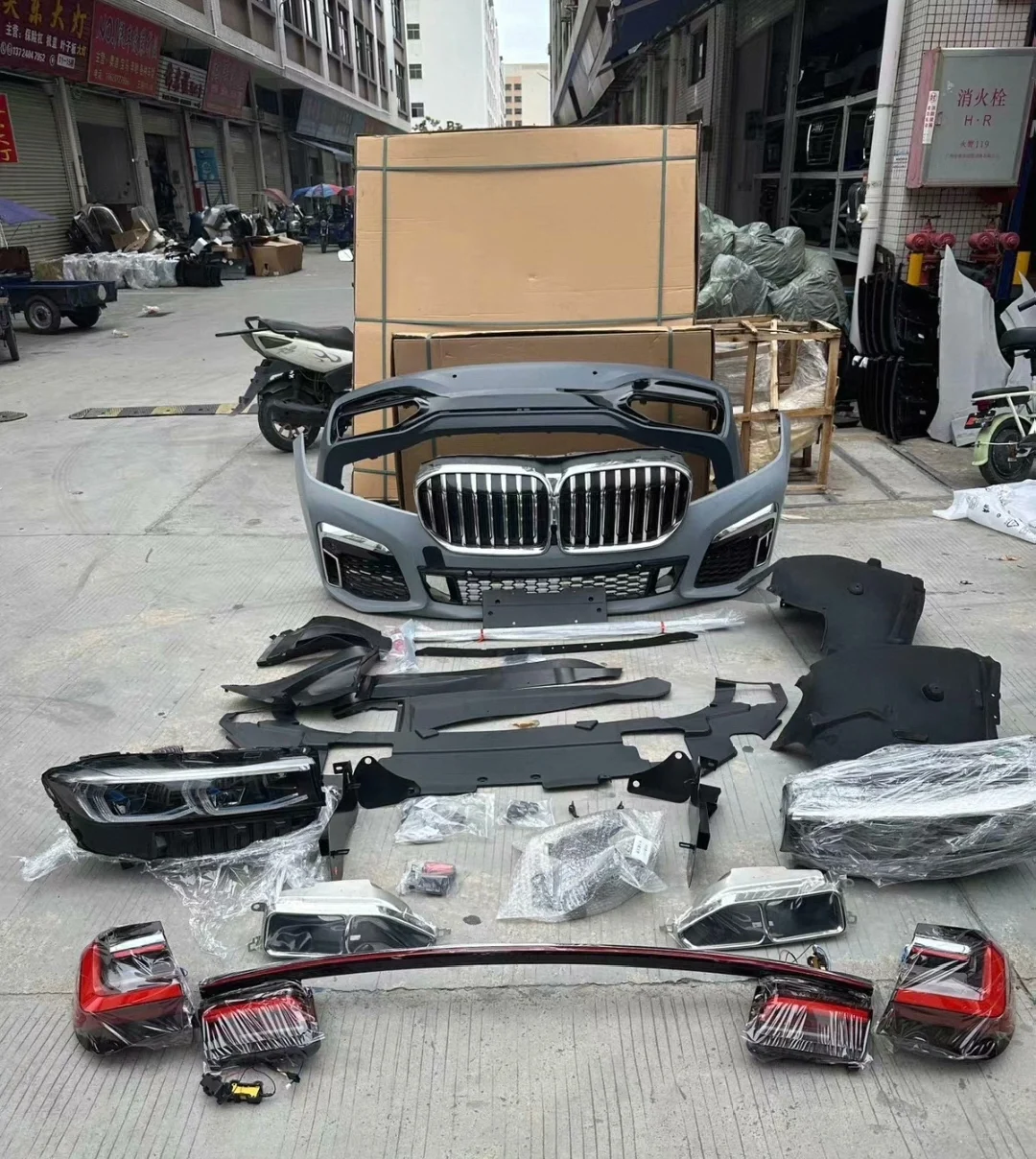 Kit de renovación para BMW Serie 7 (2016-2018) – Parachoques delantero, parrilla y faros LED adaptativos para el aspecto de los modelos 730i/740i de 2019–2022