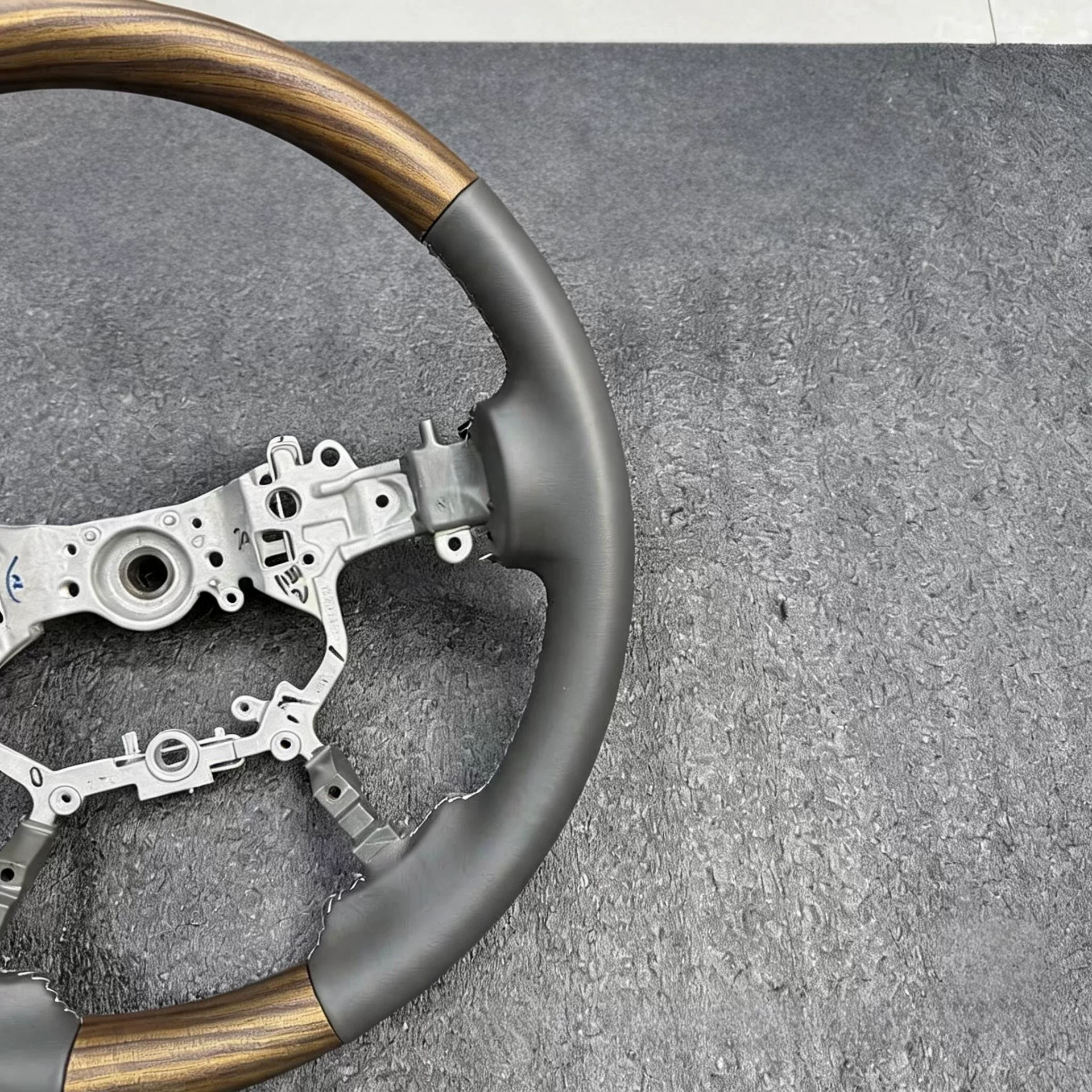 Volante com acabamento em madeira genuína para Toyota Land Cruiser, 4Runner e Prado