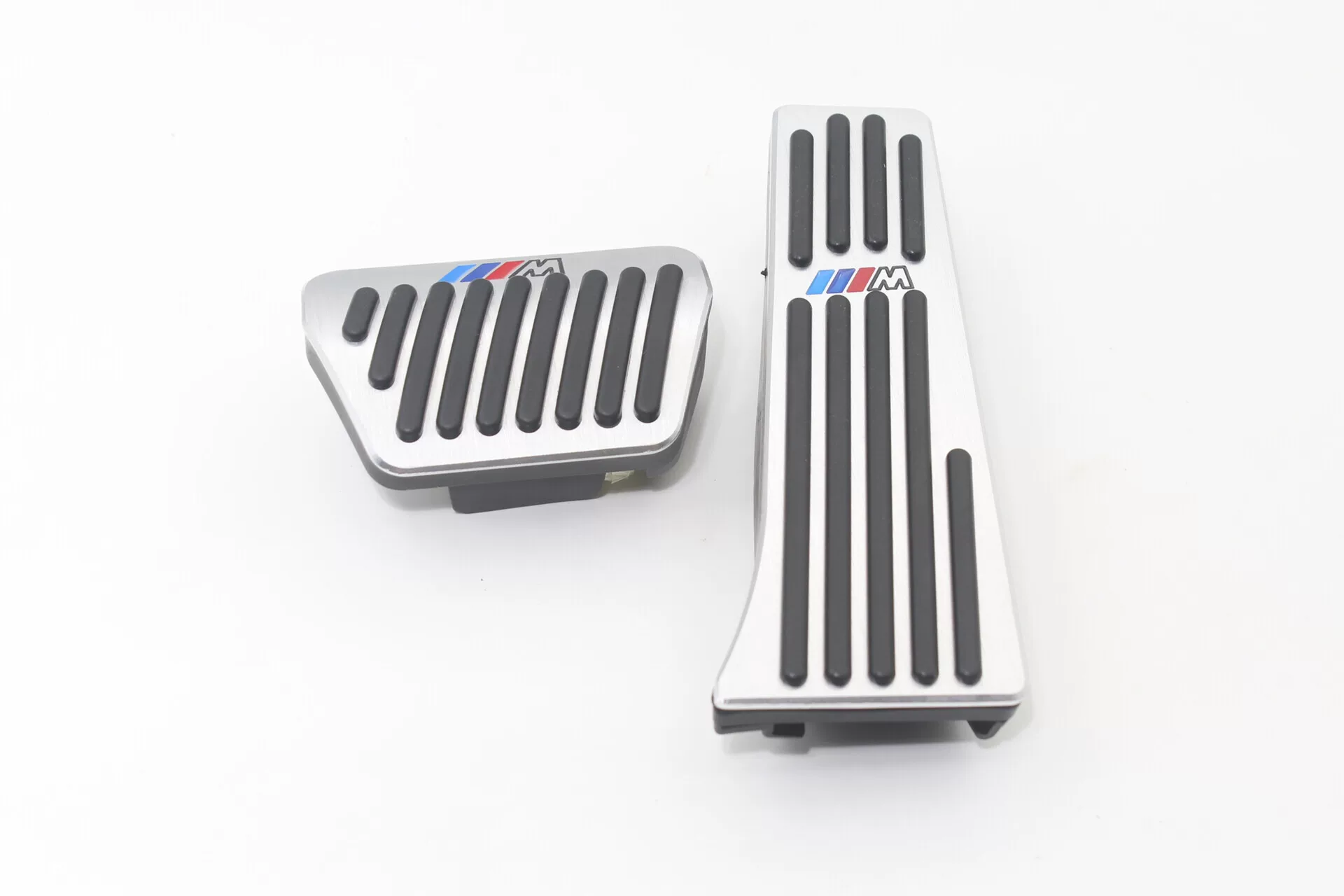 Juego de pedales deportivos de aluminio estilo BMW para BMW Serie 1, Serie 2, Serie 3, Serie 4, Serie 5, Serie 6 y Serie 7 GT (modelos 2021 en adelante)