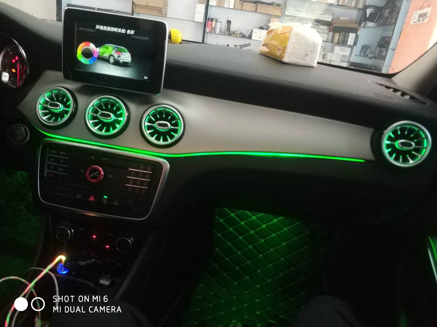 Kit de iluminación ambiental para Mercedes-Benz GLA/CLA/A-Class/B-Class con diseño de rejilla de ventilación en espiral