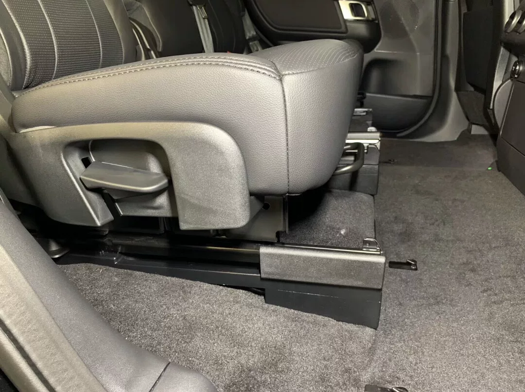 Land Rover Discovery 5 Rear Seat Height Extension Kit – Easy Bolt-On Upgrade for Better Visibility and Comfort