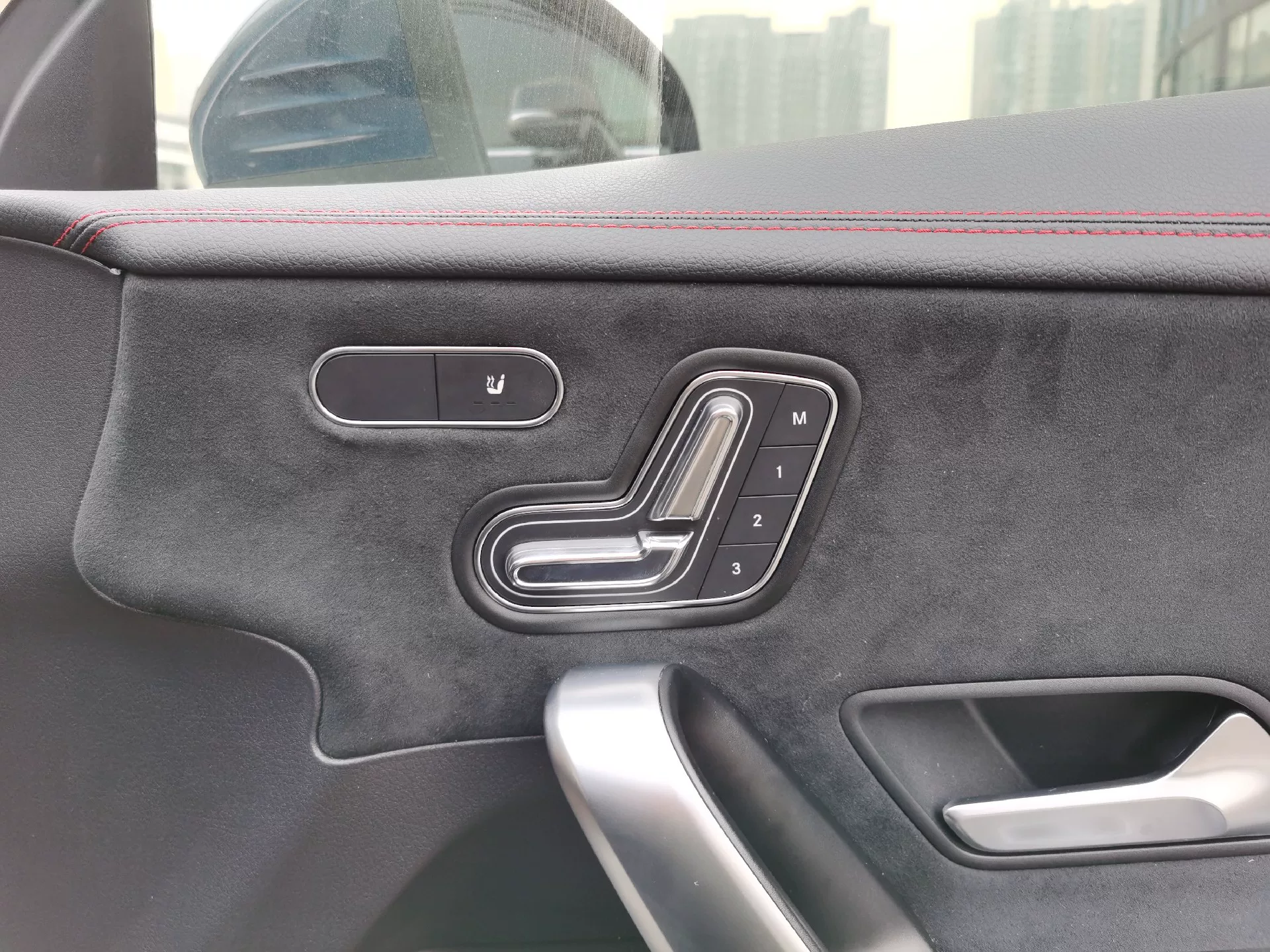 Mercedes-Benz GLA/GLB/EQA/EQB OEM Power Driver & Passenger Seat with Memory Function
