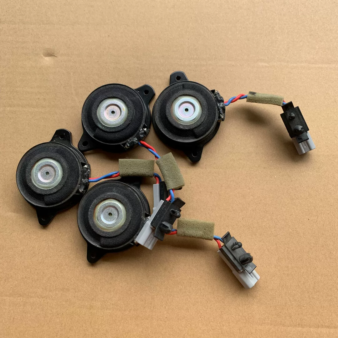 Land Rover Range Rover Autobiography – Premium Meridian 825W Rear Surround Midrange Speakers (Installed Under Rear Windscreen)