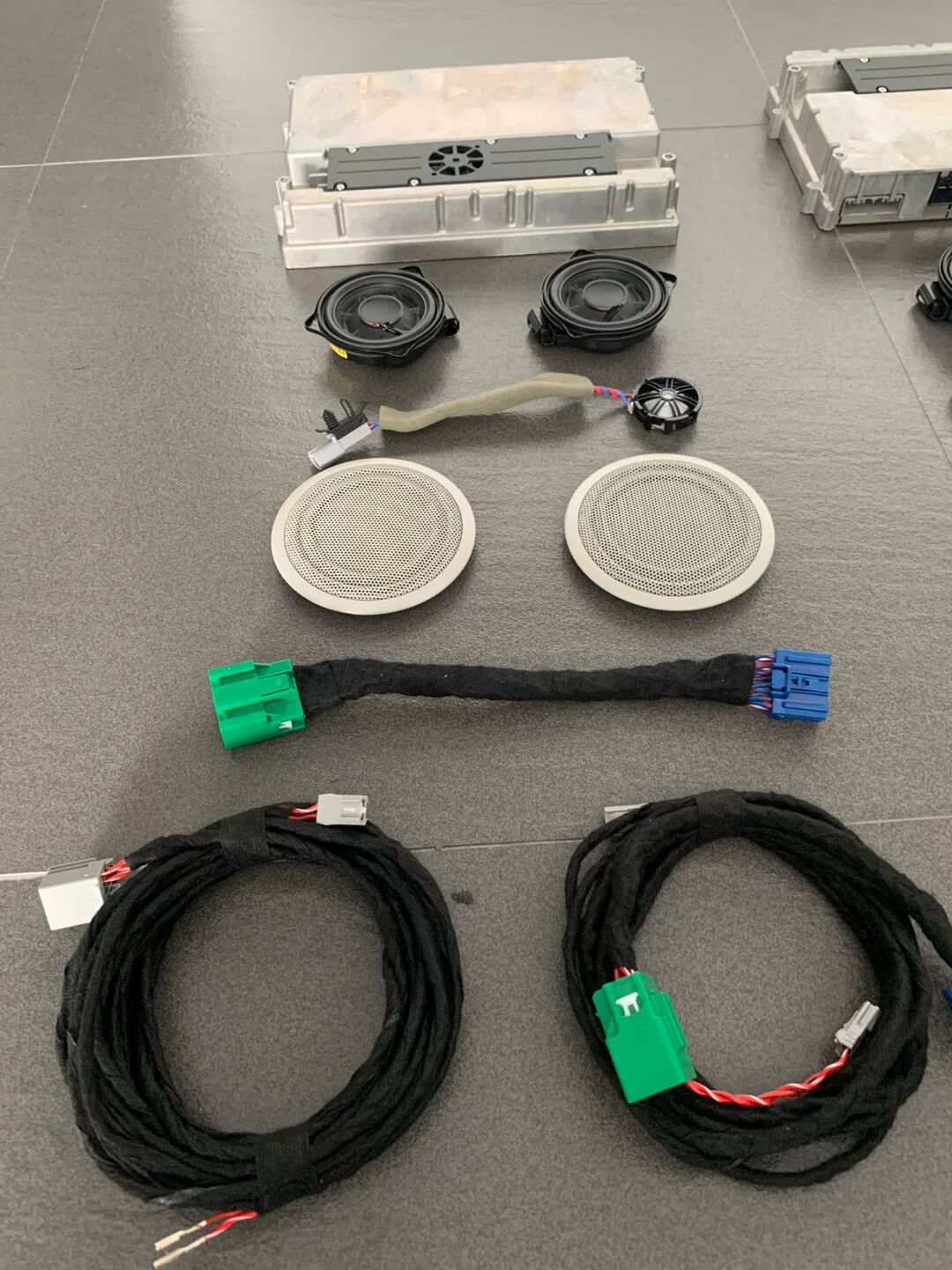 Genuine Meridian 825W Premium Audio System for Land Rover Defender – Amplifier, Speakers & Setup Support