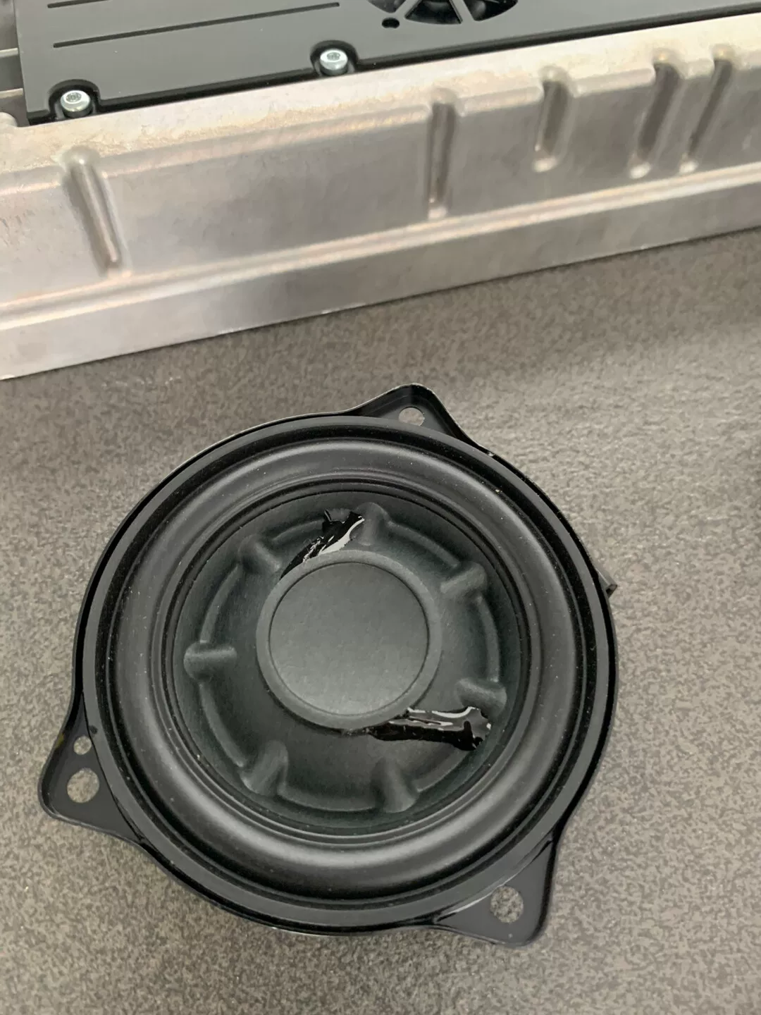 Genuine Meridian 825W Premium Audio System for Land Rover Defender – Amplifier, Speakers & Setup Support