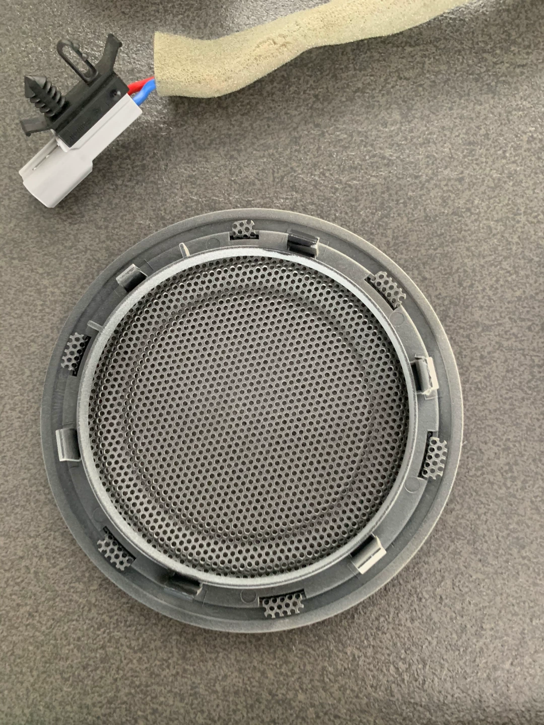 Genuine Meridian 825W Premium Audio System for Land Rover Defender – Amplifier, Speakers & Setup Support