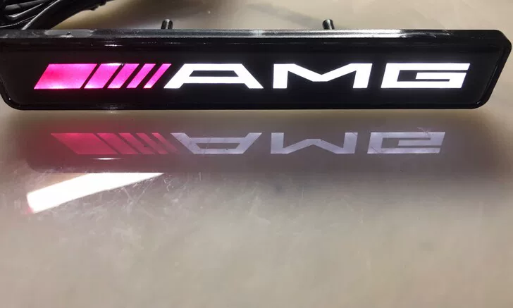 AMG-Style Illuminated Front Grille Logo para Mercedes-Benz Vehicles