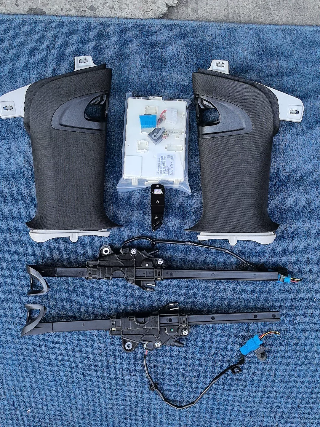 Genuine Mercedes-Benz W205 C43 Coupe Automatic Seat Belt Retractor Assembly