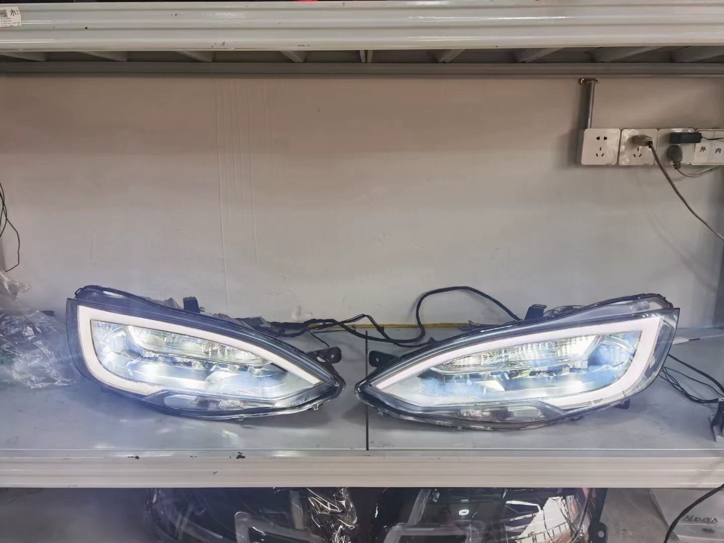 Kit de reestilização para Tesla Model S (2012–2016) – Conversão da parte dianteira no estilo OEM (grade, para-choque, capô e faróis)