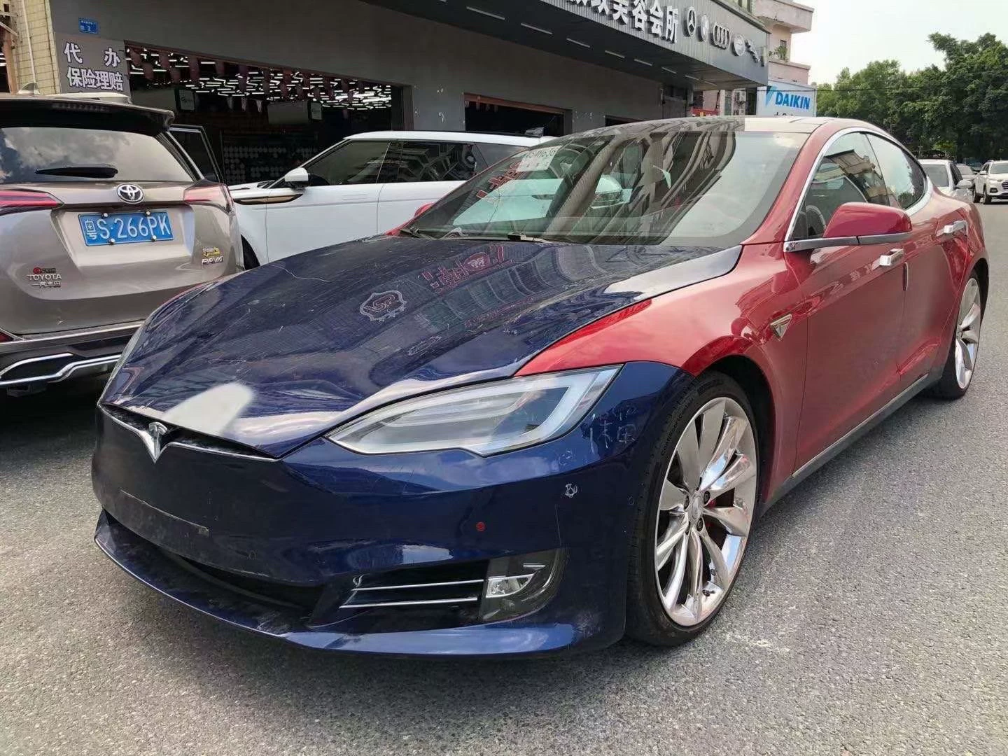 Kit de reestilização para Tesla Model S (2012–2016) – Conversão da parte dianteira no estilo OEM (grade, para-choque, capô e faróis)