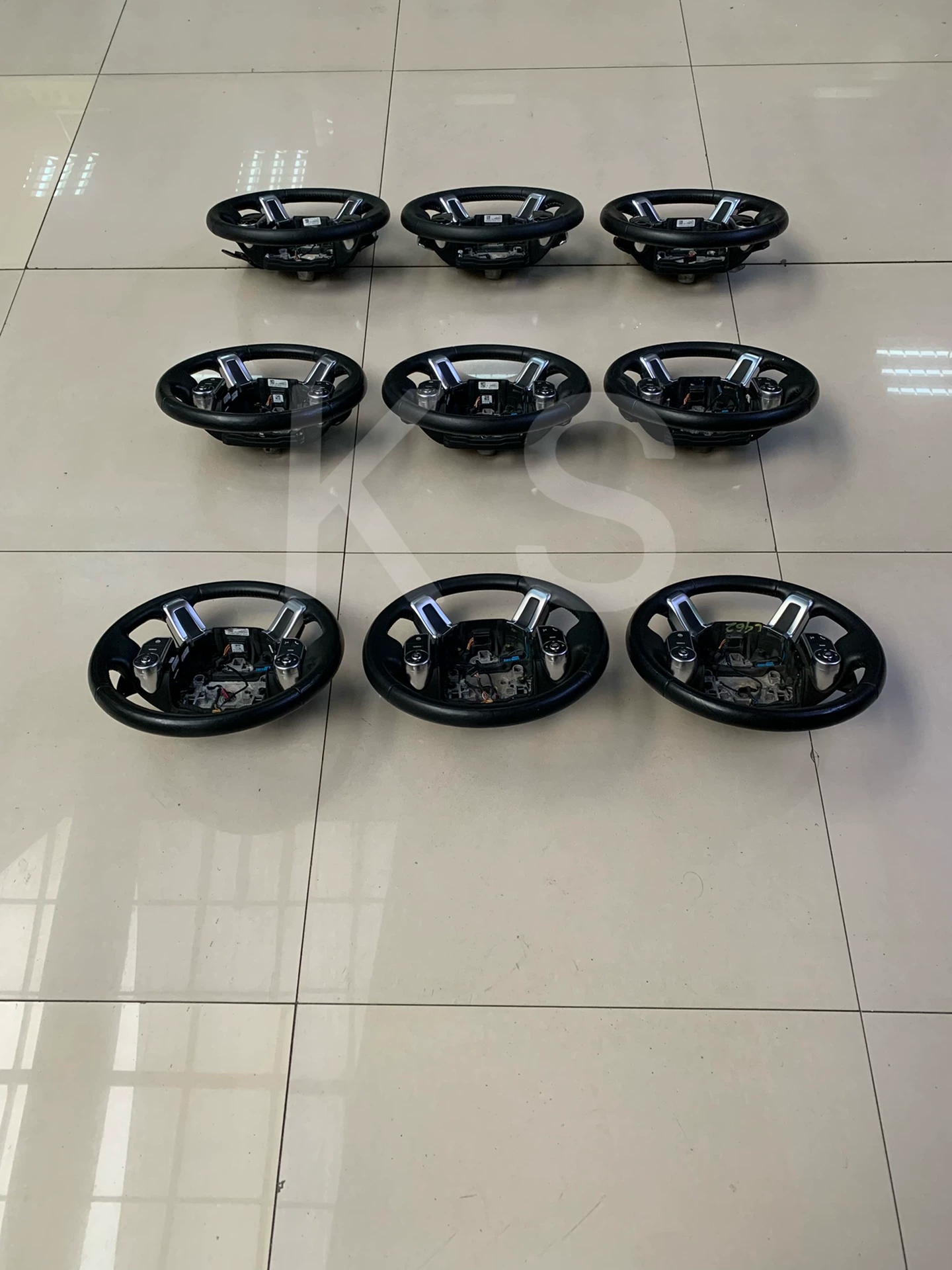 Genuine Land Rover Range Rover Steering Wheel (Salvage Yard Pull)