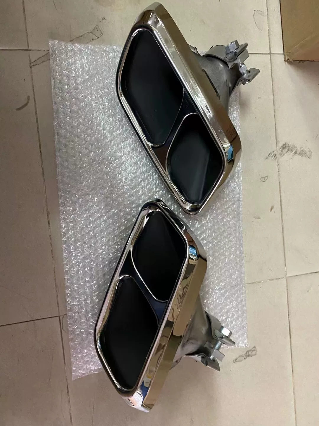 Ponteiras de escapamento quadradas em estilo Land Rover Range Rover e Sport SVR (aço inoxidável, encaixe OEM)