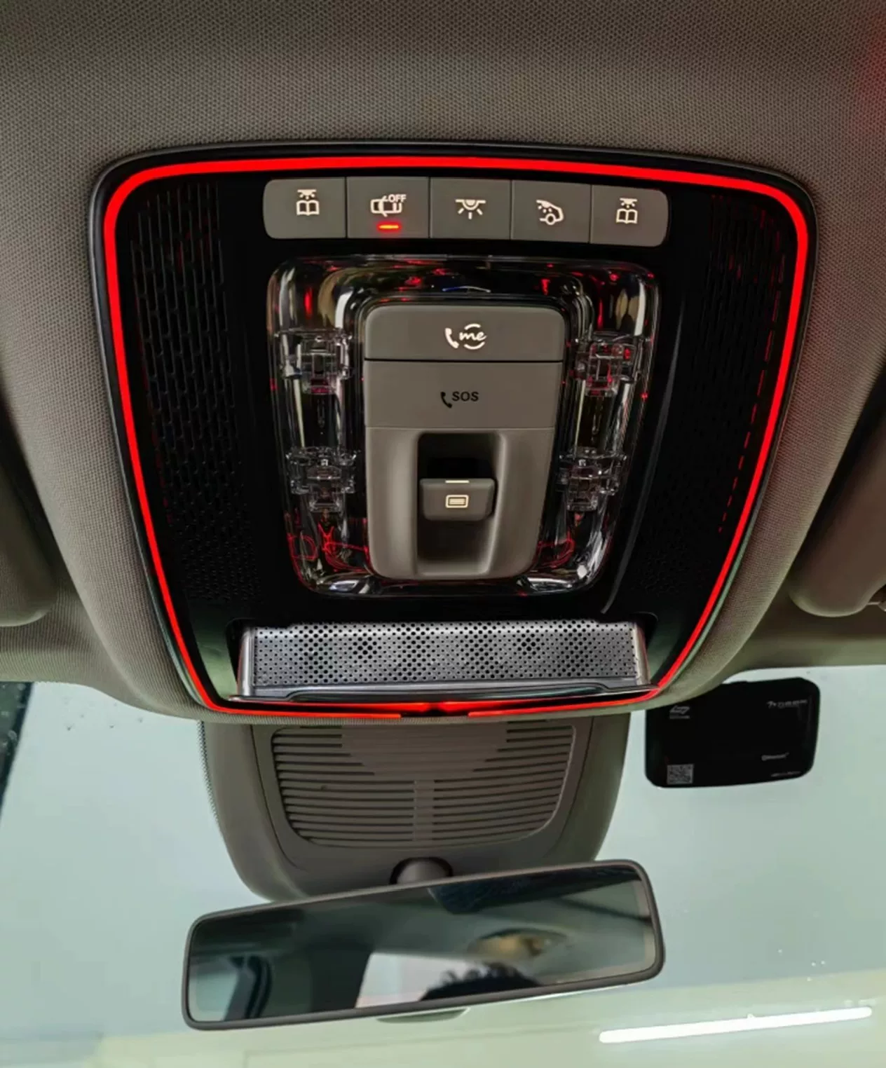 Altavoz de agudos montado en la parte superior del asiento delantero con ilumina