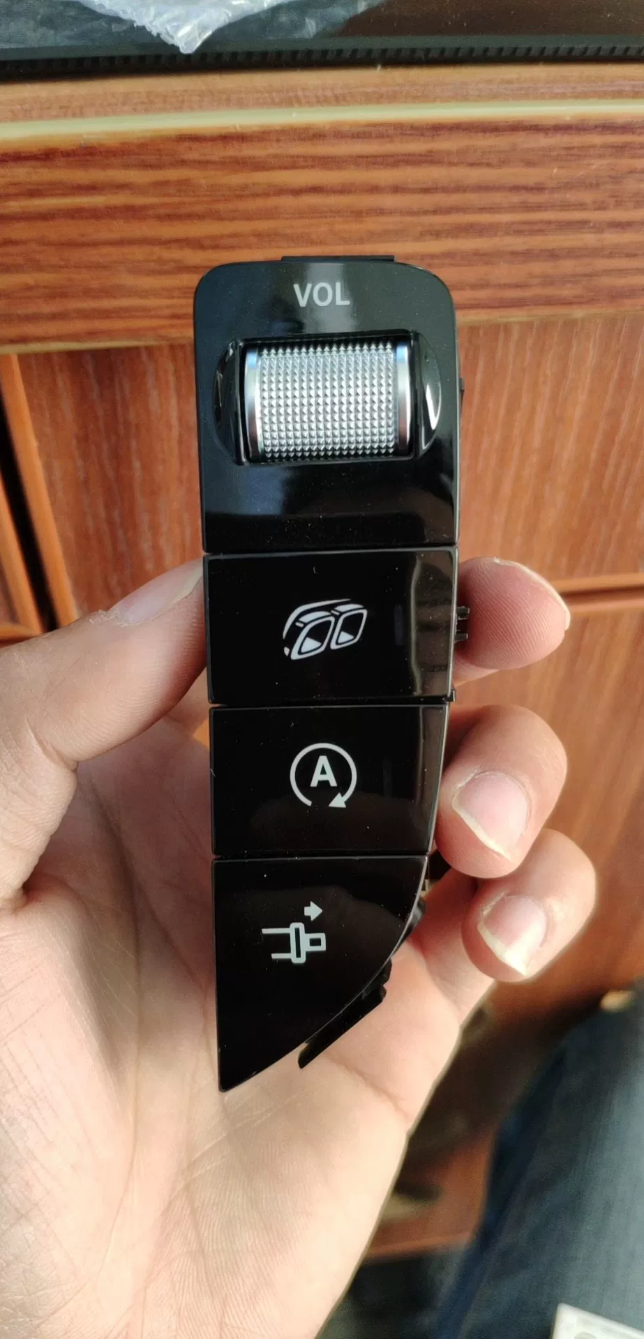 Mercedes-AMG exhaust control button