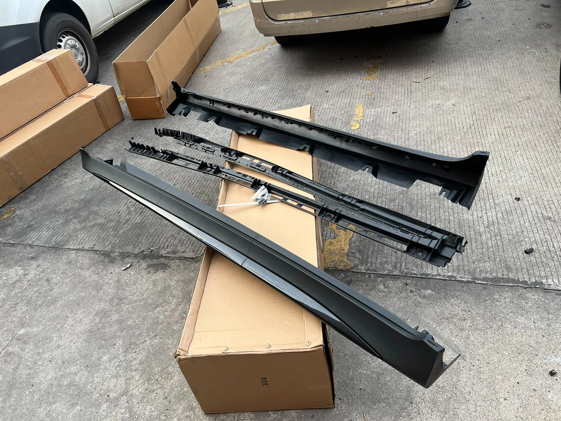 Saia lateral GLC 43/63 S para kit de carroceria AMG da Classe GLC da Mercedes-Benz