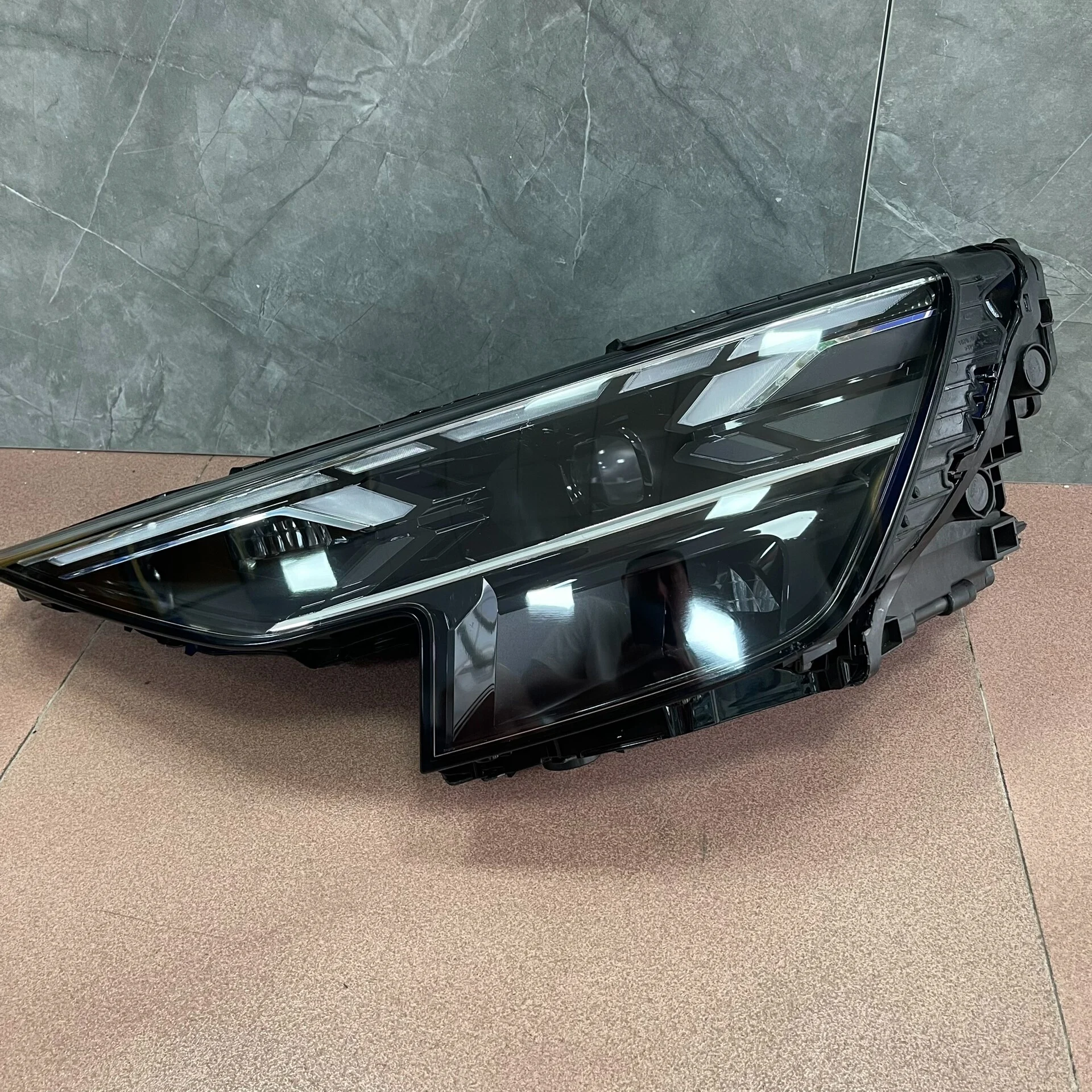 2024 Audi Q8 Matrix LED Headlights (OEM Used, High-Trim)